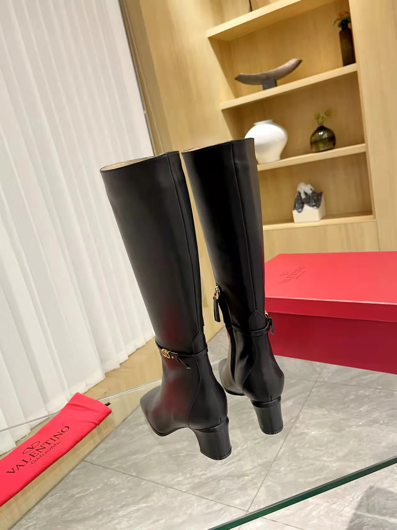 Women's Boots VALENTINO 17956929