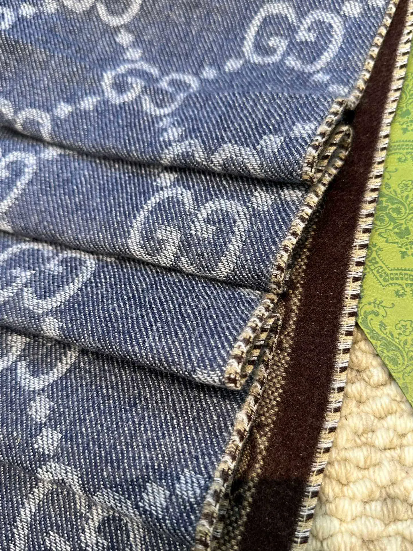 Scarves GUCCI 18105485