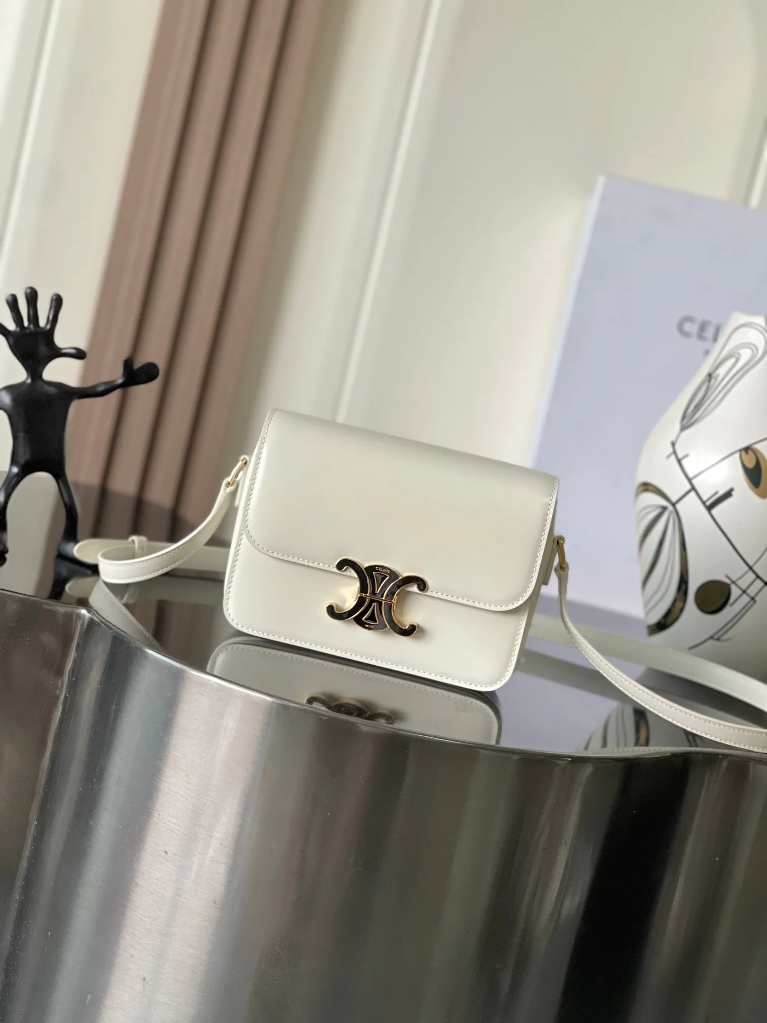 Women's Classic Handbags CELINE 18310365