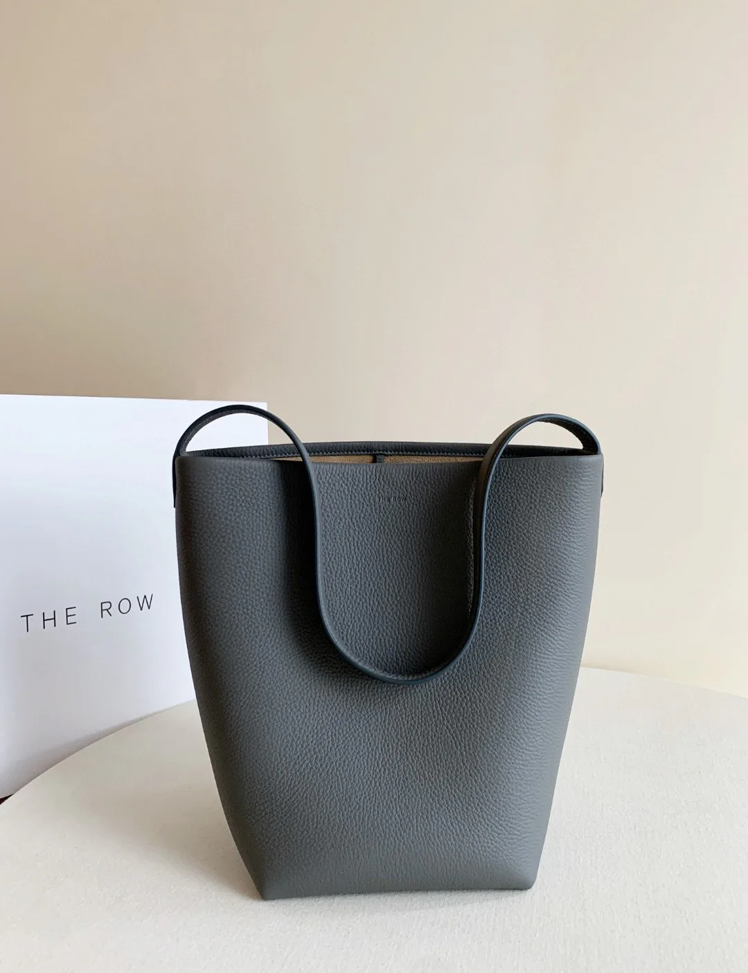 Women's Classic Handbags THE ROW 18070667