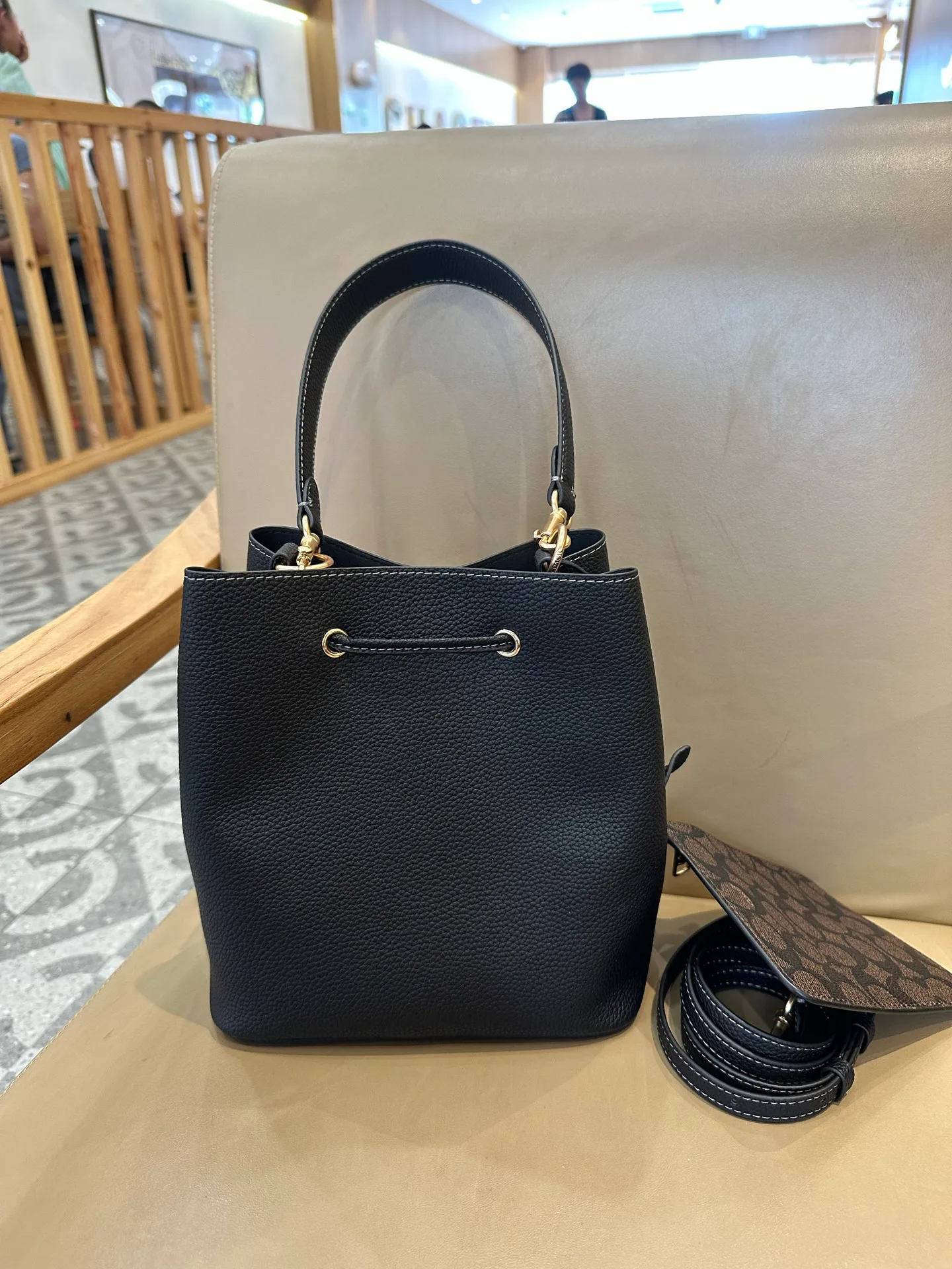 Women's Classic Handbags COACH 17961502