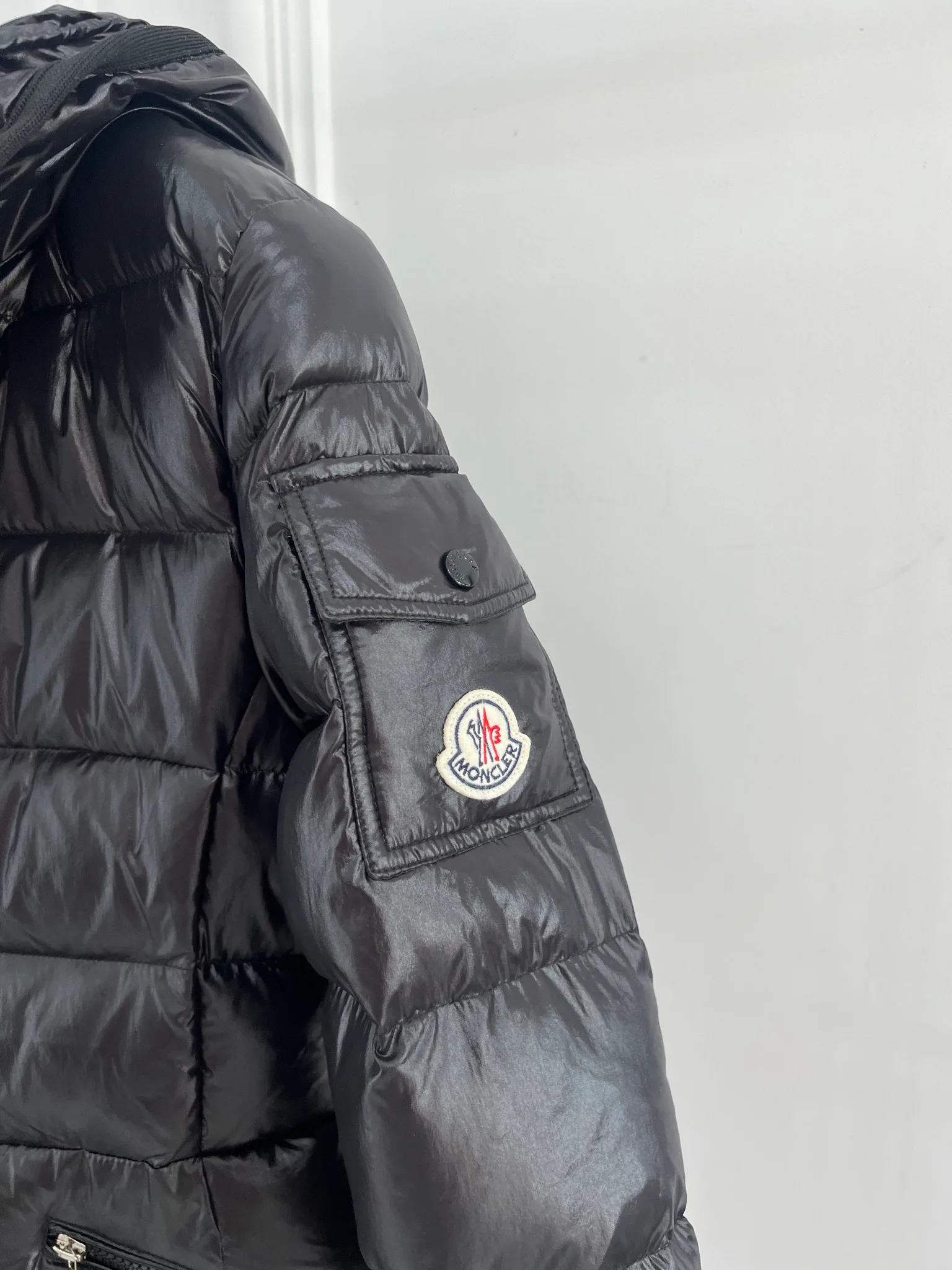 Women's Jackets And Down Jackets MONCLER 18416197
