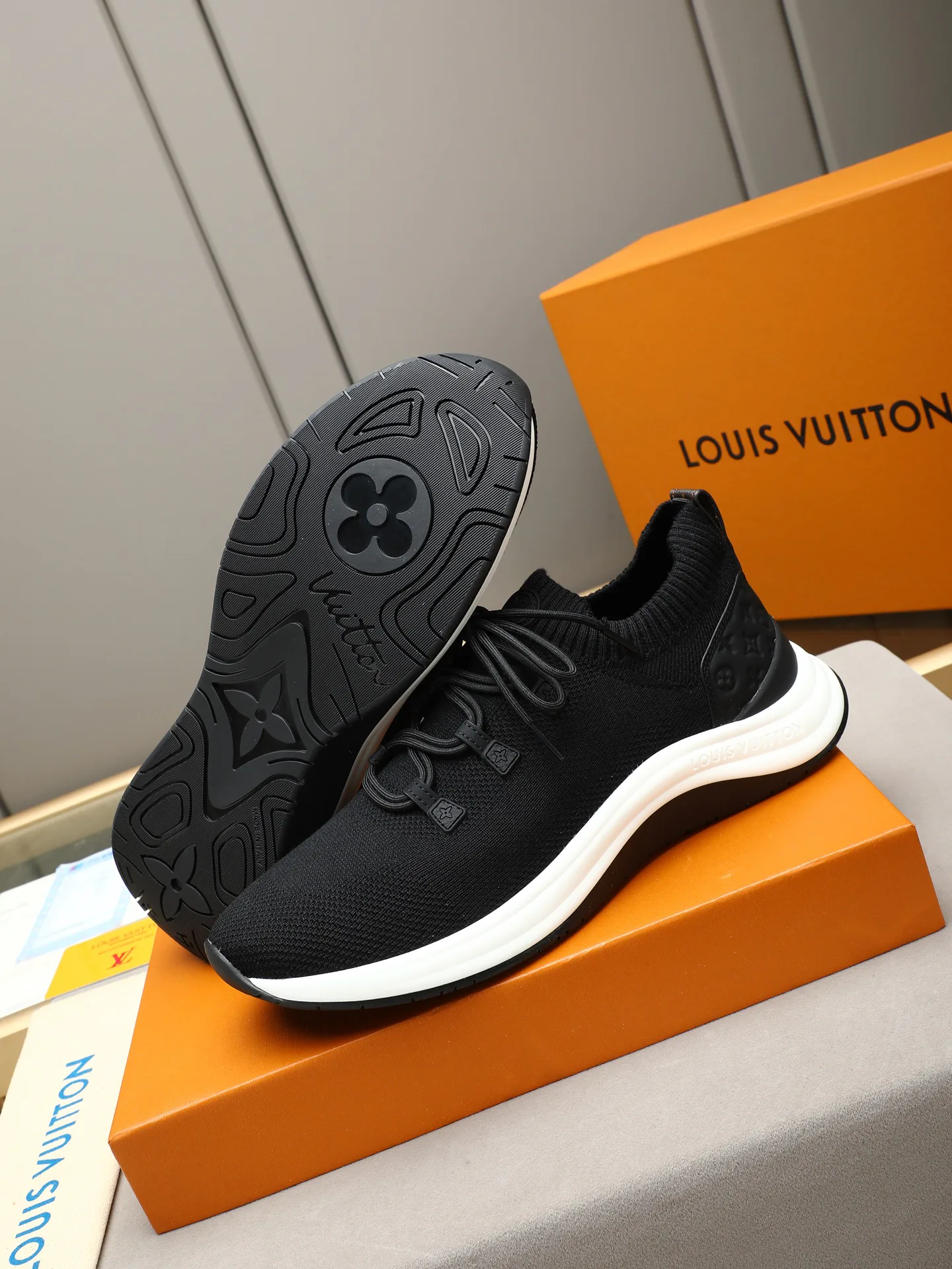 Men's Sneakers LOUIS VUITTON 17947265
