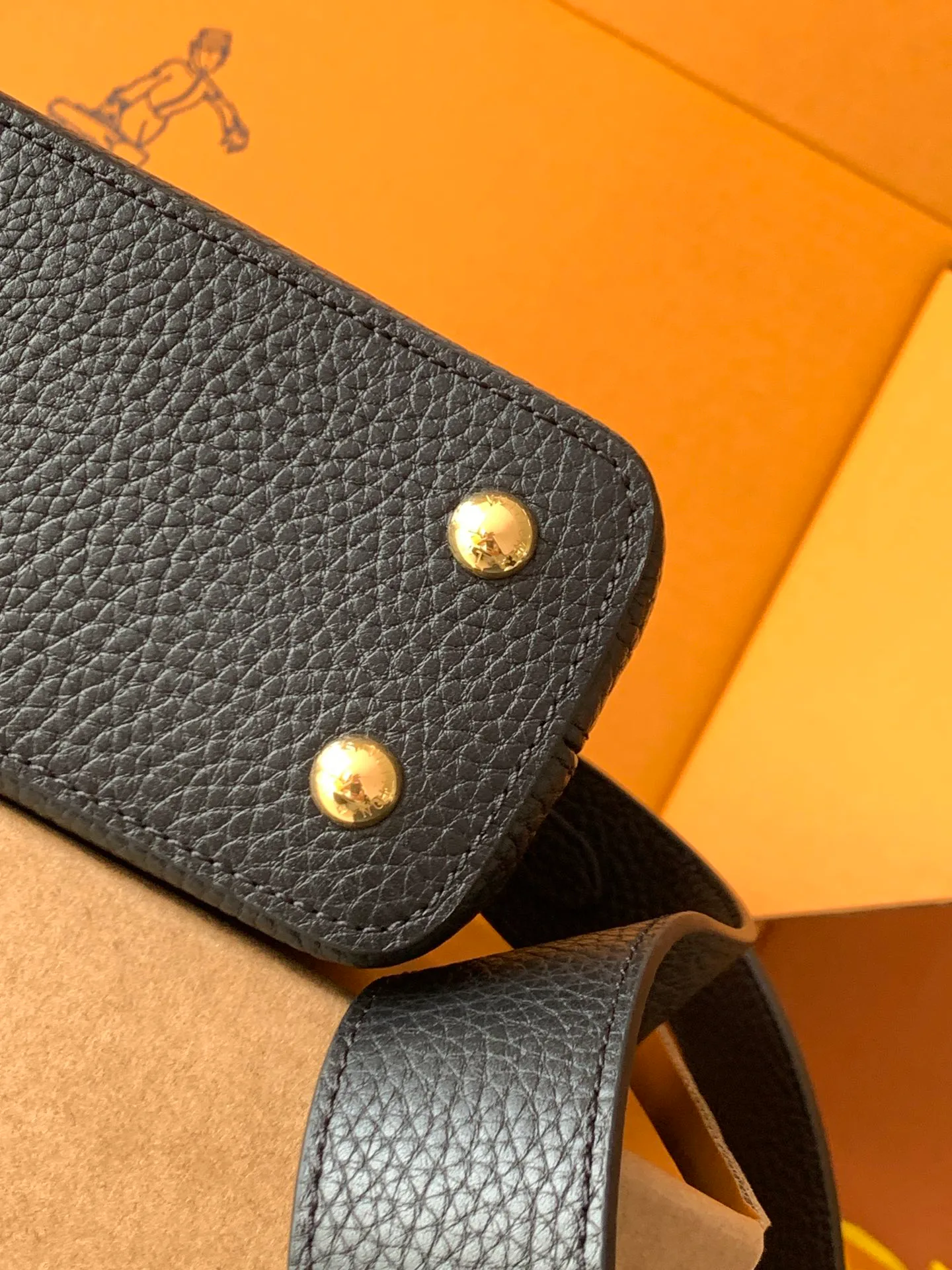 Women's Classic Handbags LOUIS VUITTON 18521022