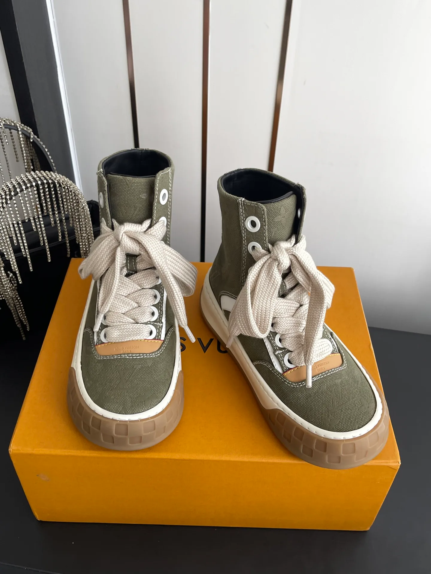 Women's Sneakers LOUIS VUITTON 17673243