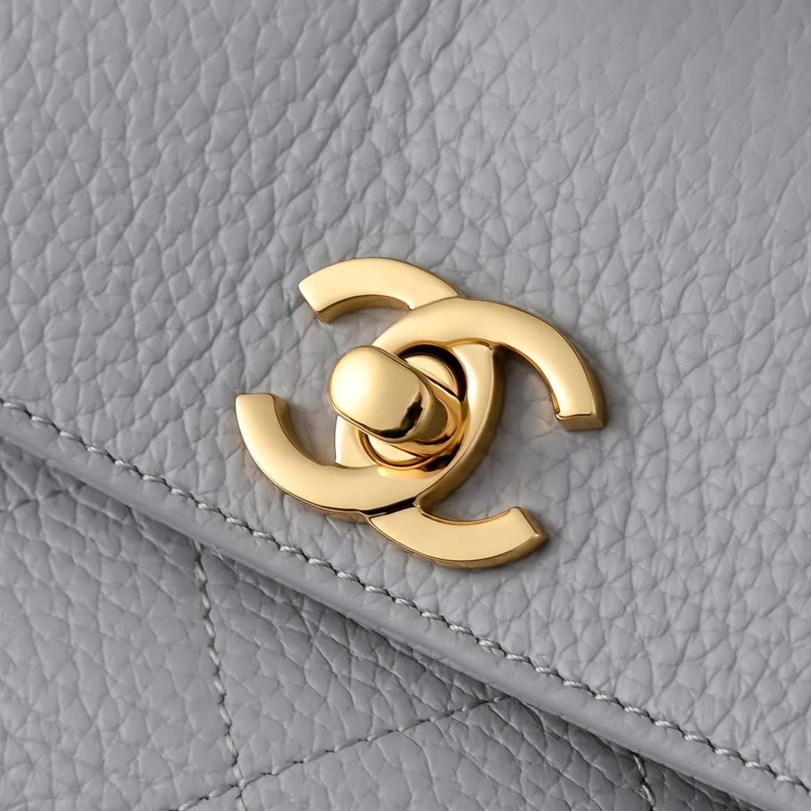 Women's Classic Handbags CHANEL 18147807