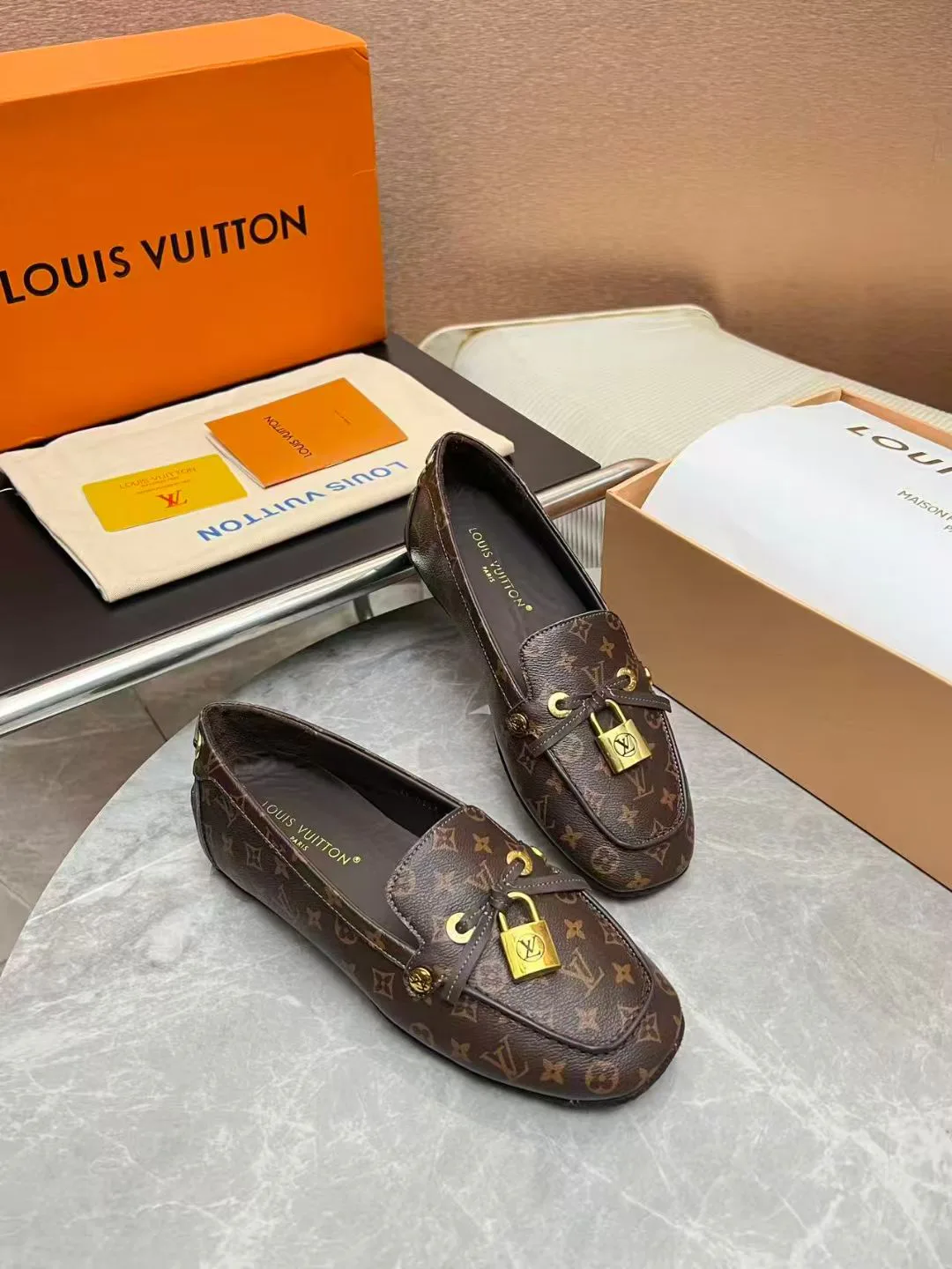 Women's Loafers And Moccasins LOUIS VUITTON 18104769