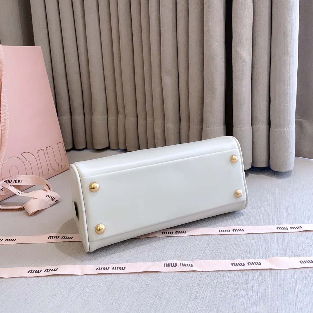 Классические Сумки Женские Miu Miu 18598419