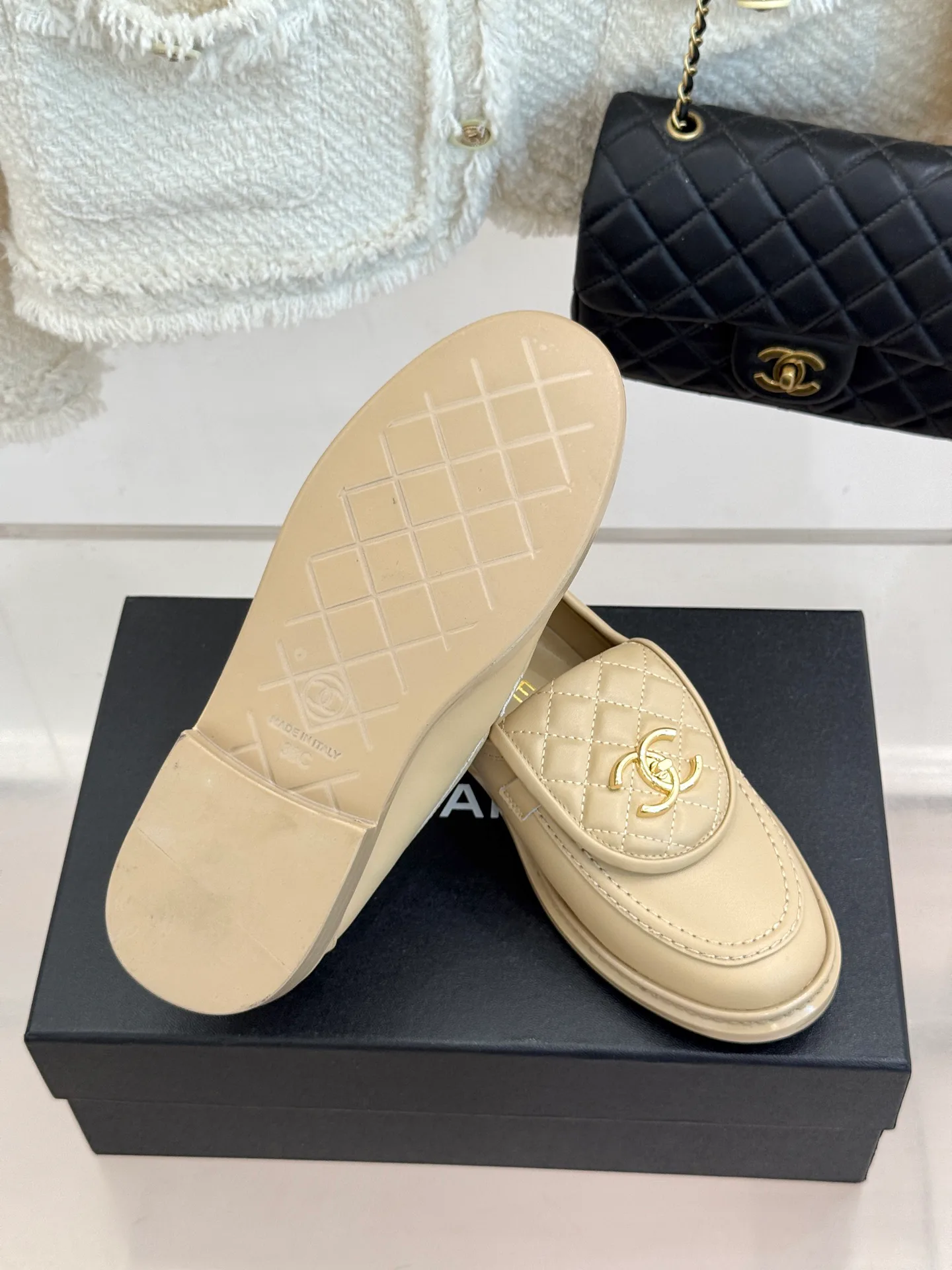 Women's Loafers And Moccasins CHANEL 17336069