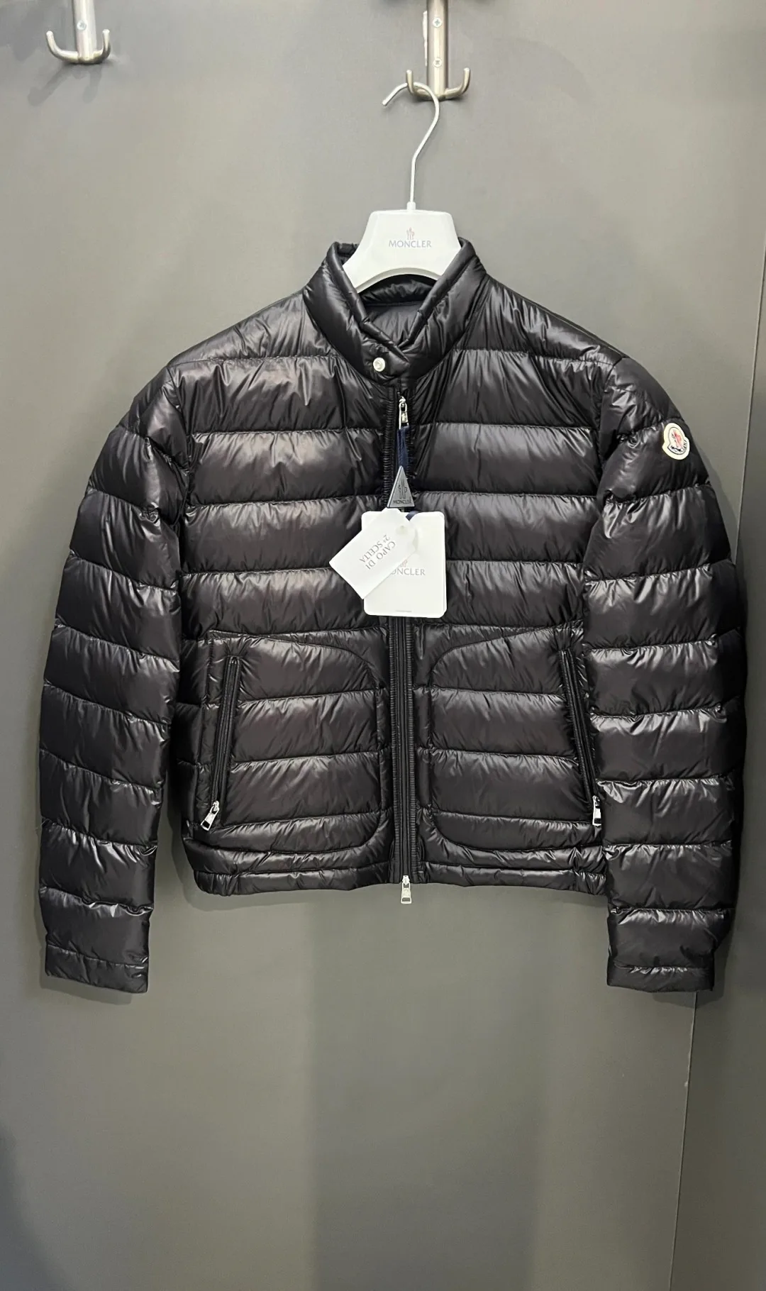 Куртки И Пуховики Мужские Moncler 18683750