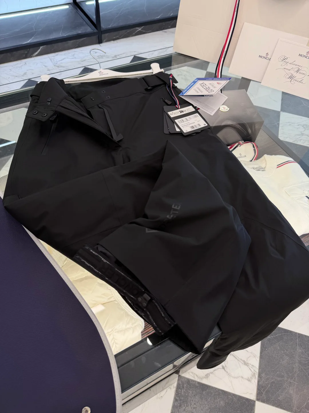 Women's Trousers MONCLER 18133616