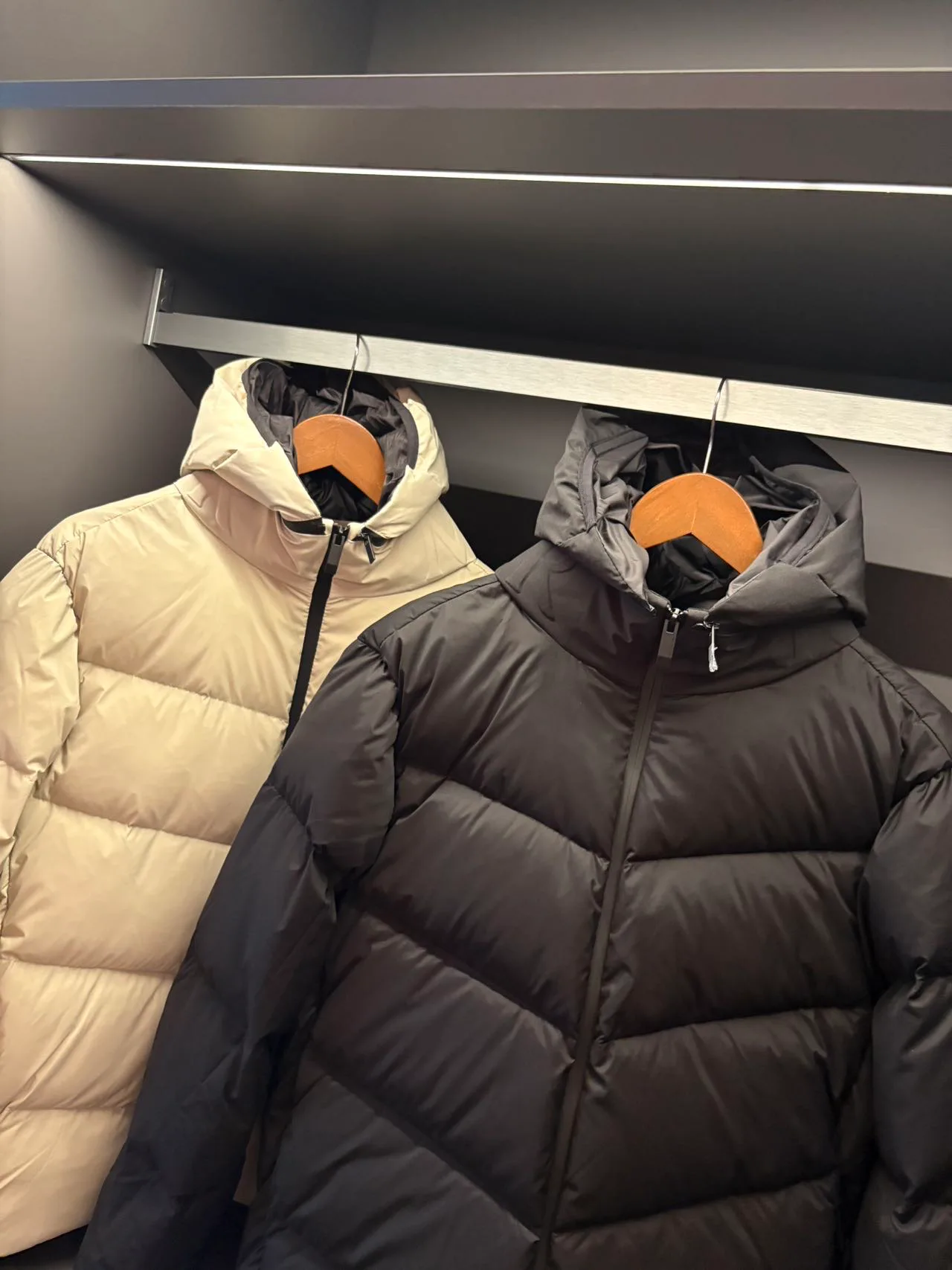 Men's Jackets And Down Jackets MONCLER 18111049