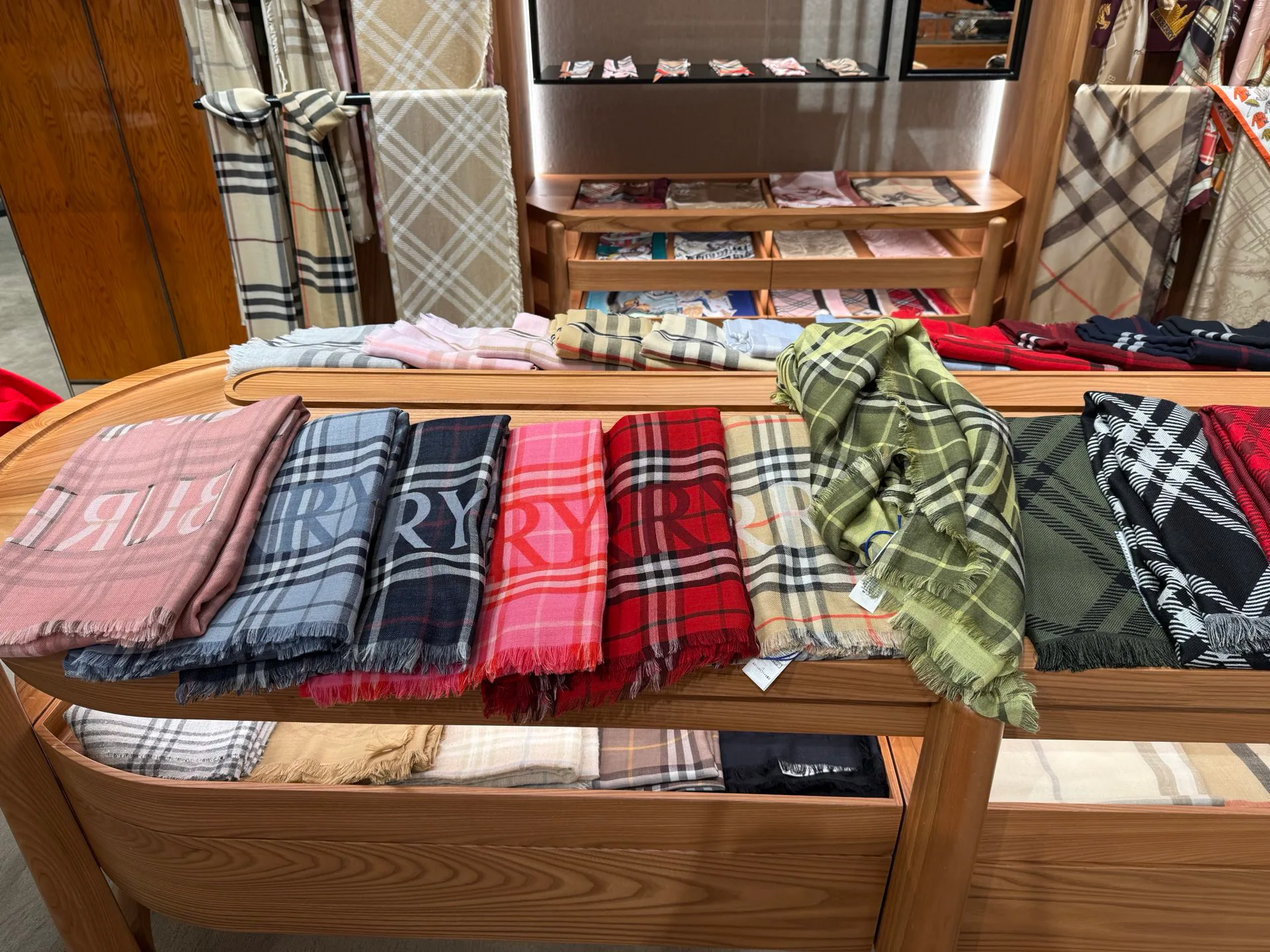 Scarves BURBERRY 18093310