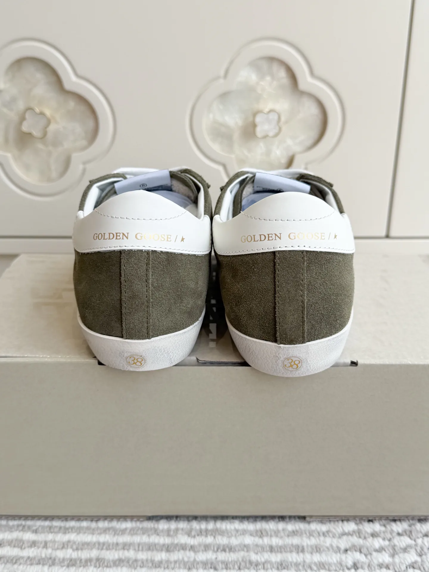 Women's Sneakers GOLDEN GOOSE 18360497