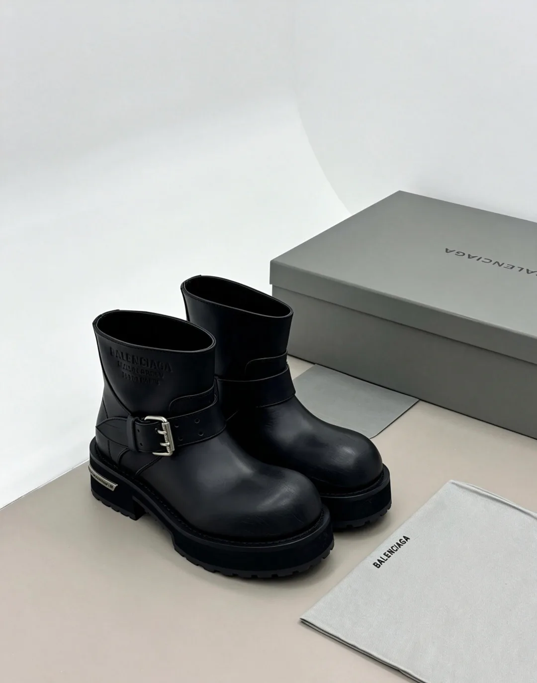 Women's Ankle Boots BALENCIAGA 18006163