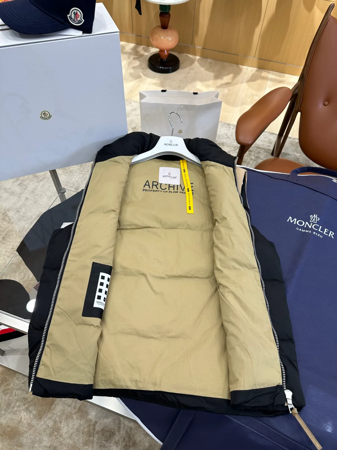 Men's Vests MONCLER 18359603