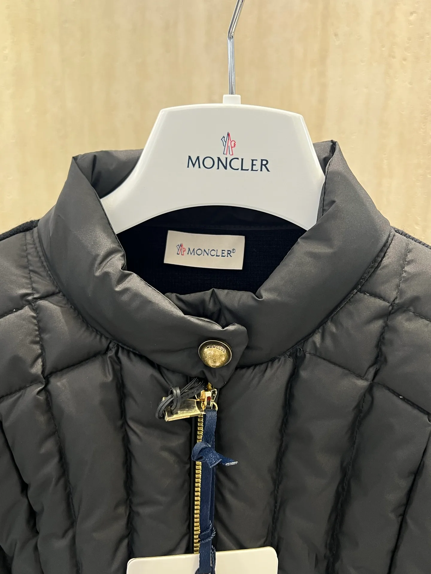 Куртки И Пуховики Женские Moncler 18658017