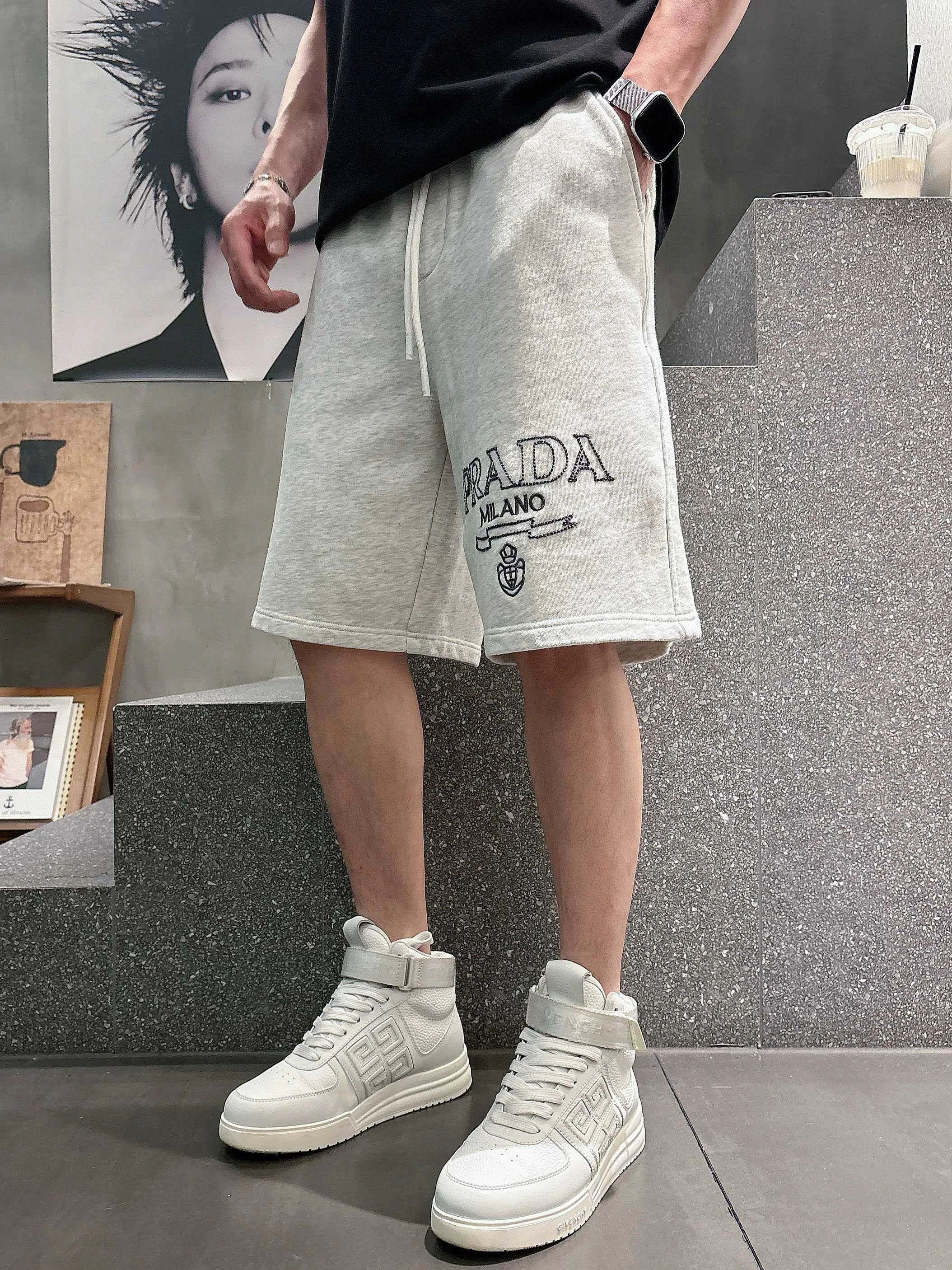 Men's Shorts PRADA 17468337