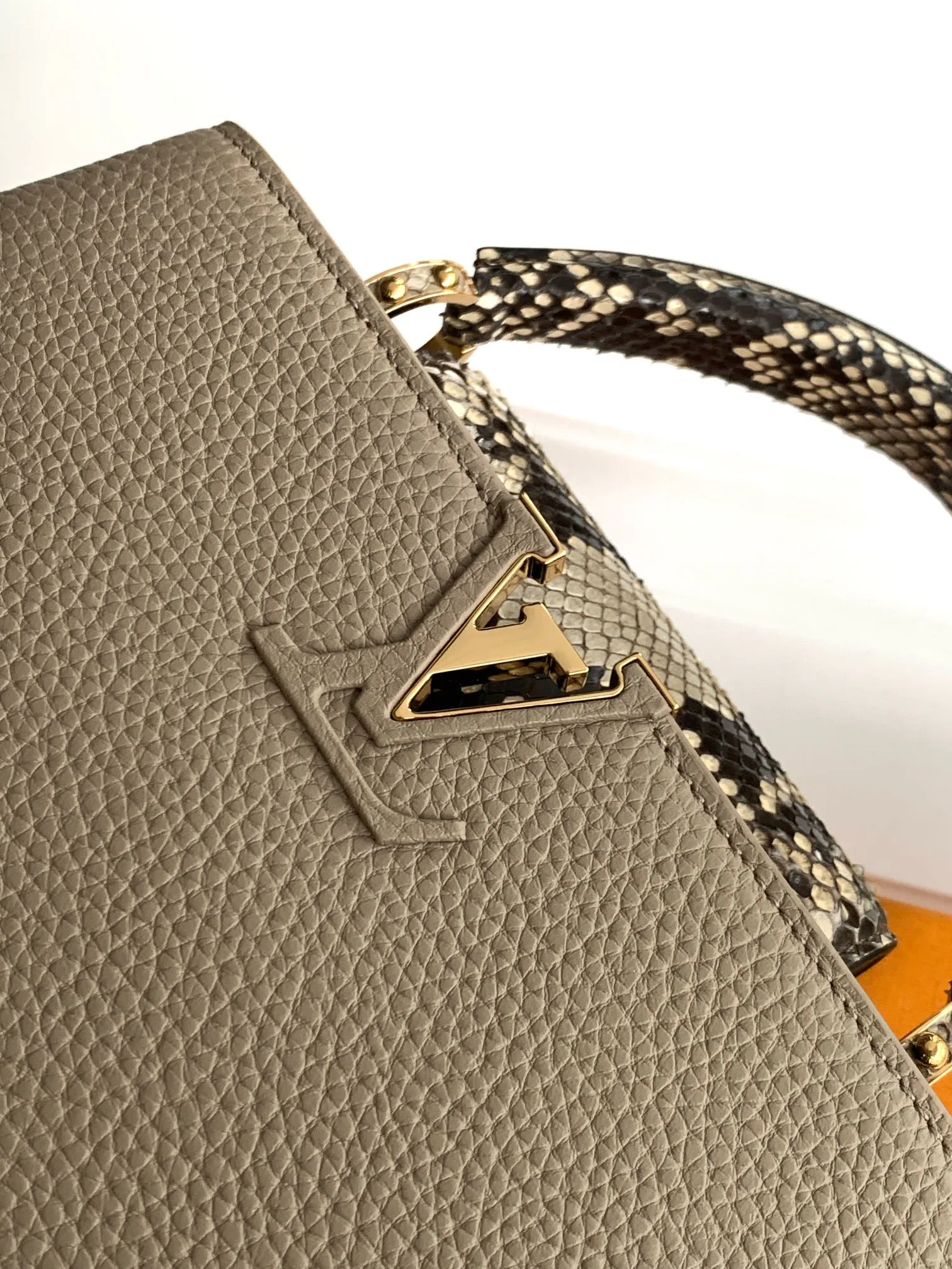 Women's Classic Handbags LOUIS VUITTON 18520995