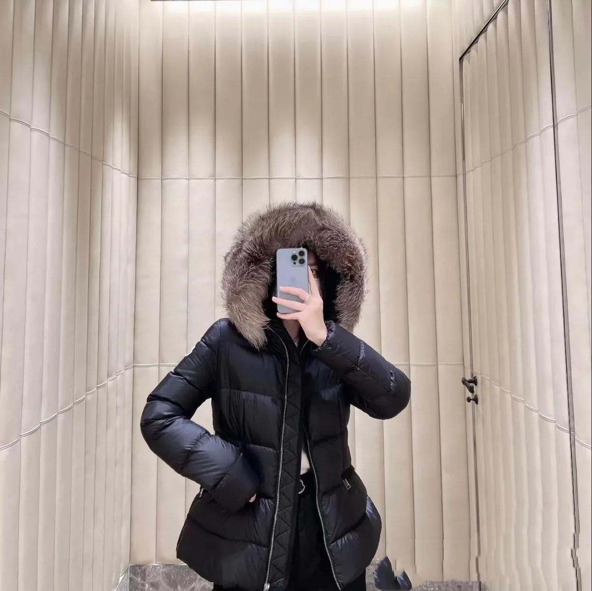 Women's Jackets And Down Jackets MONCLER 18130047