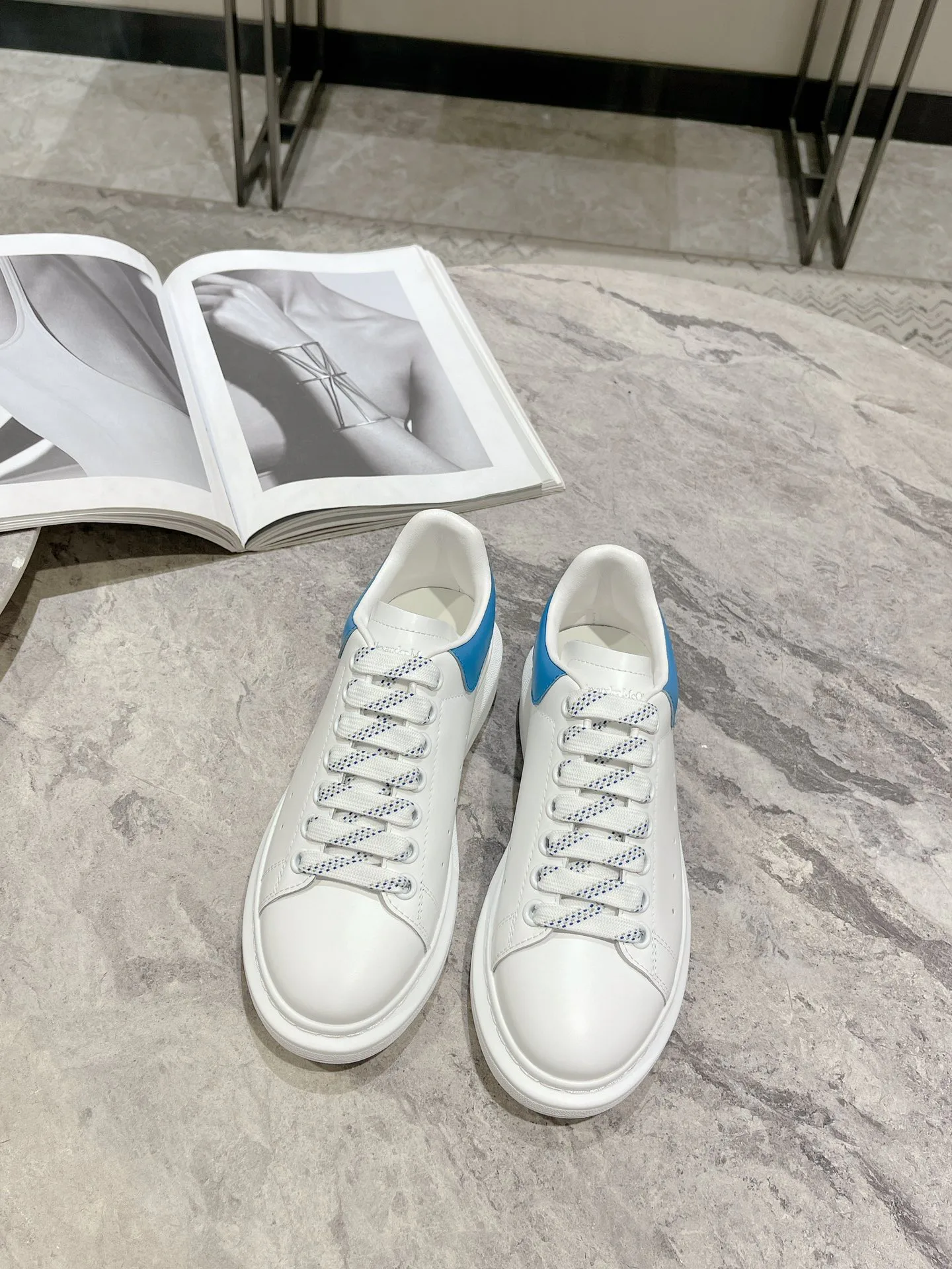 Women's Sneakers ALEXANDER MCQUEEN 18373667