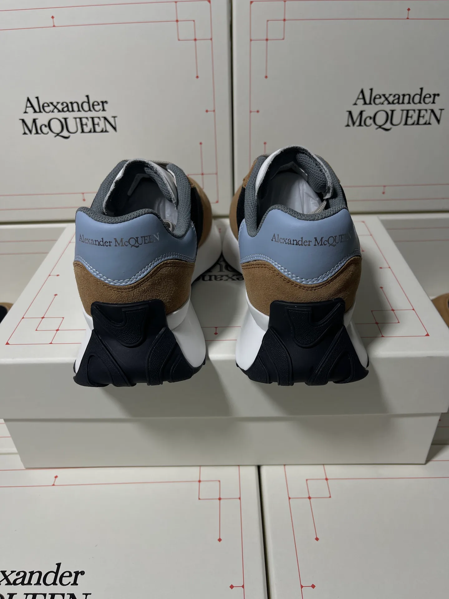 Кроссовки Женские Alexander Mcqueen 18616781