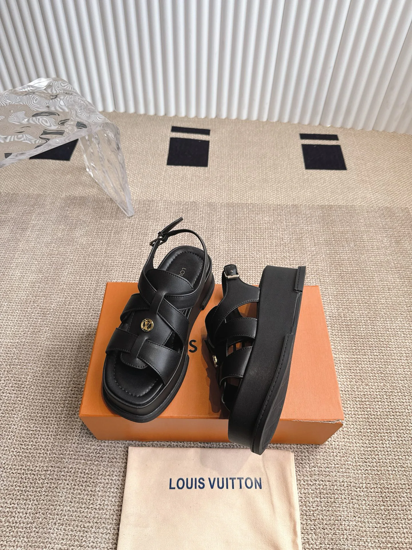 Women's Open-Toe Sandals LOUIS VUITTON 17499594