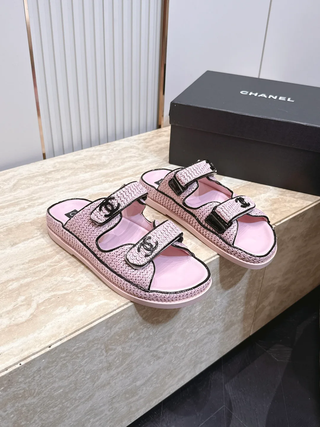 Women's Flip-Flops CHANEL 17336040