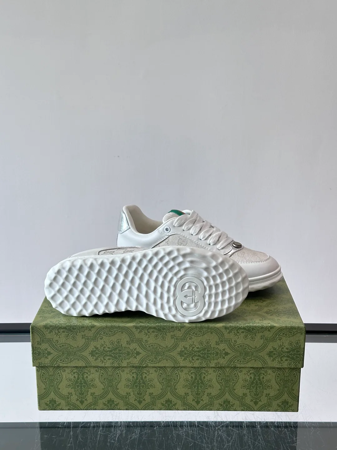 Women's Sneakers GUCCI 17069304