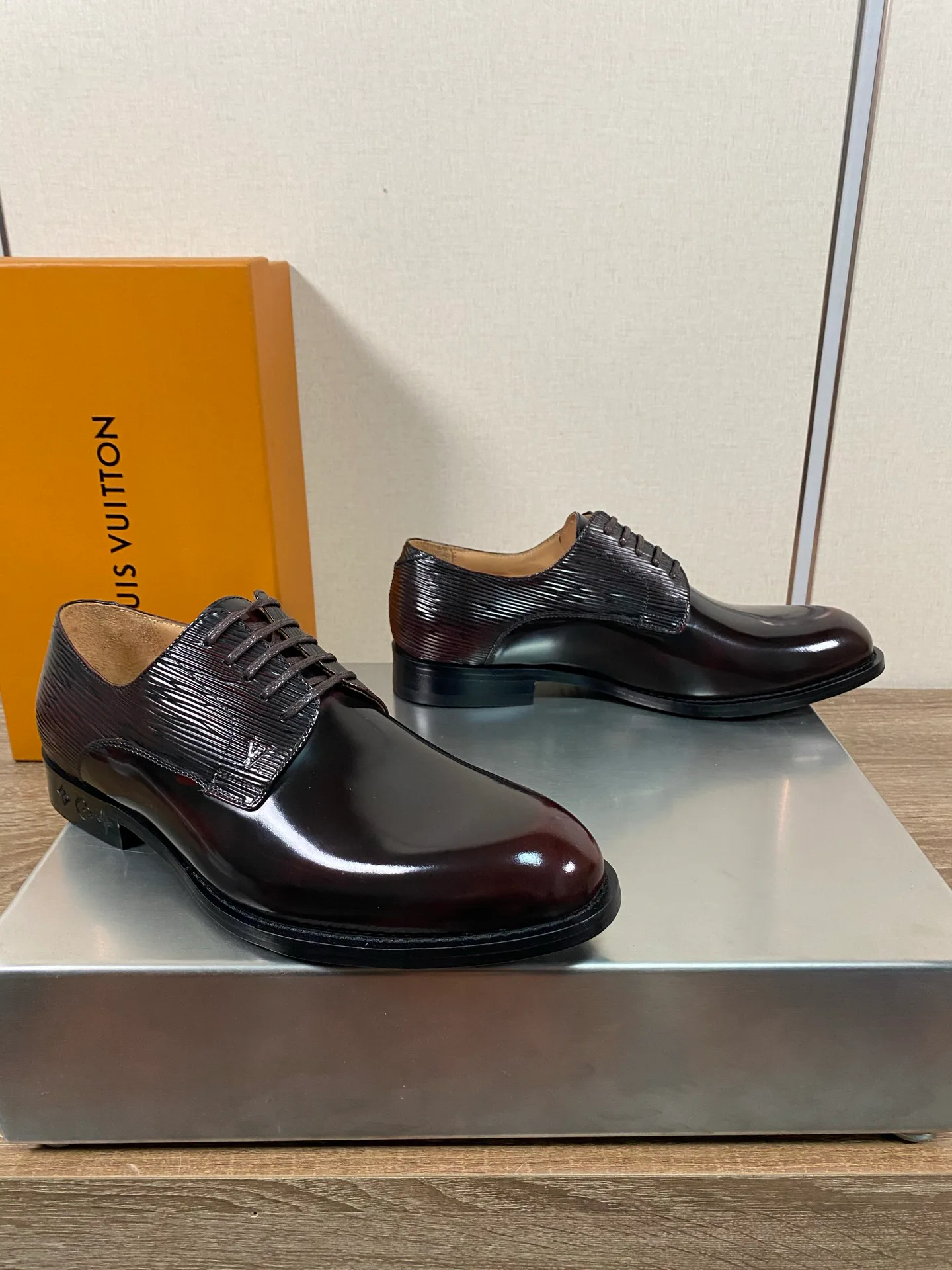 Men's Loafers And Dress Shoes LOUIS VUITTON 18078682