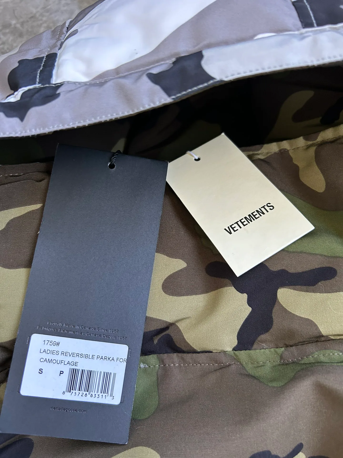 Women's Jackets And Down Jackets CANADA GOOSE 17854554