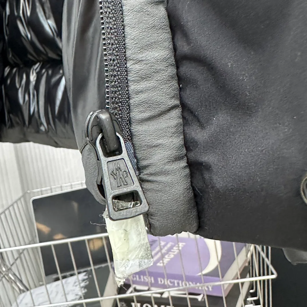 Women's Jackets And Down Jackets MONCLER 18415707