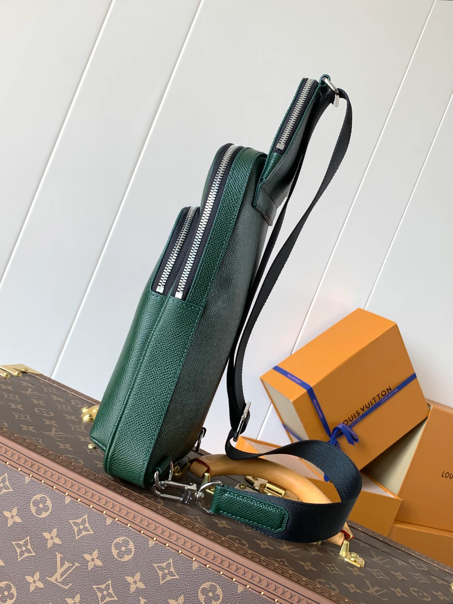 Women's Shoulder Bags LOUIS VUITTON 17948725