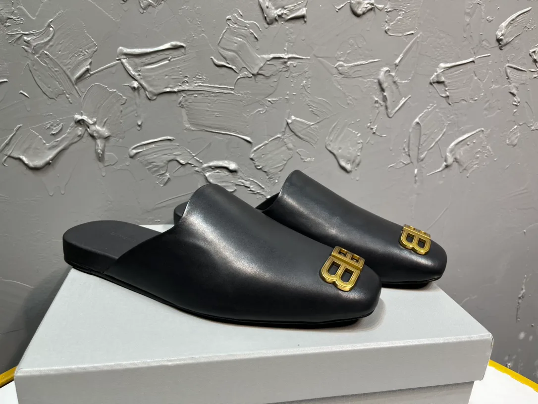 Women's Mules And Clogs BALENCIAGA 17530518