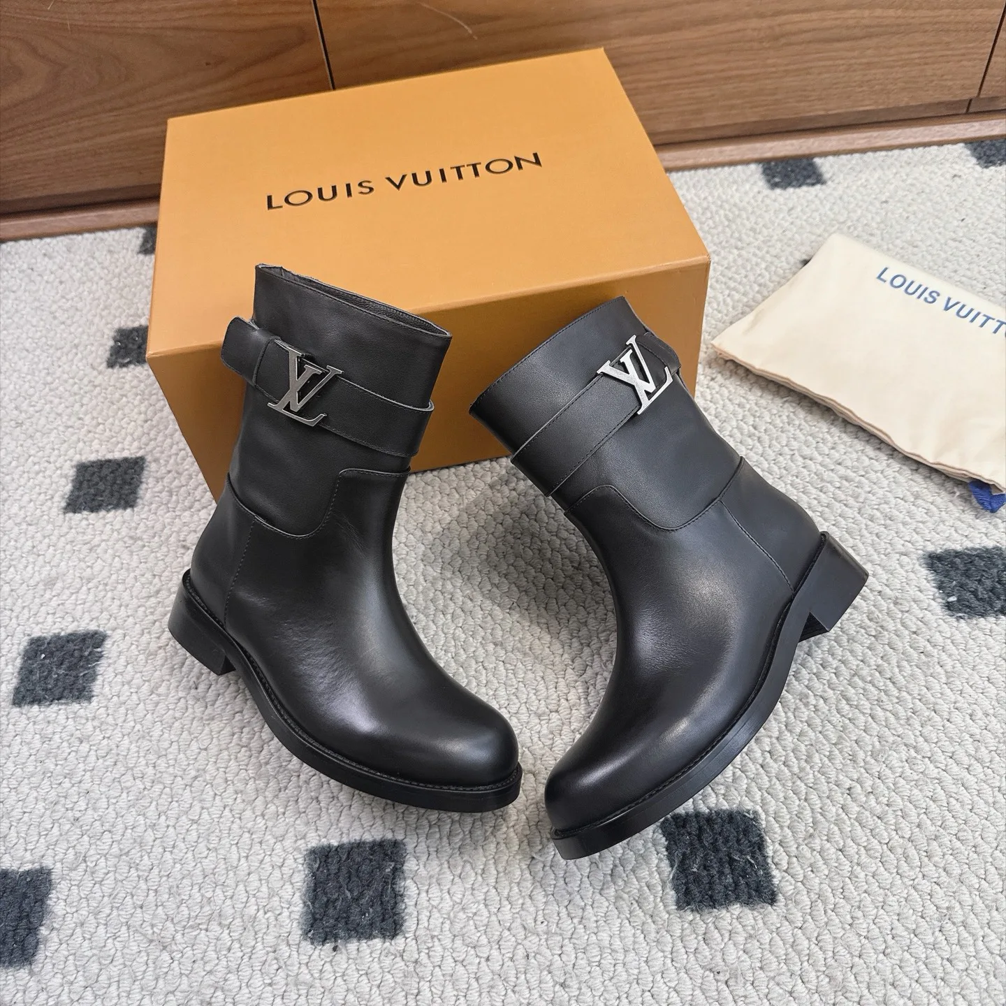 Women's Ankle Boots LOUIS VUITTON 18025531