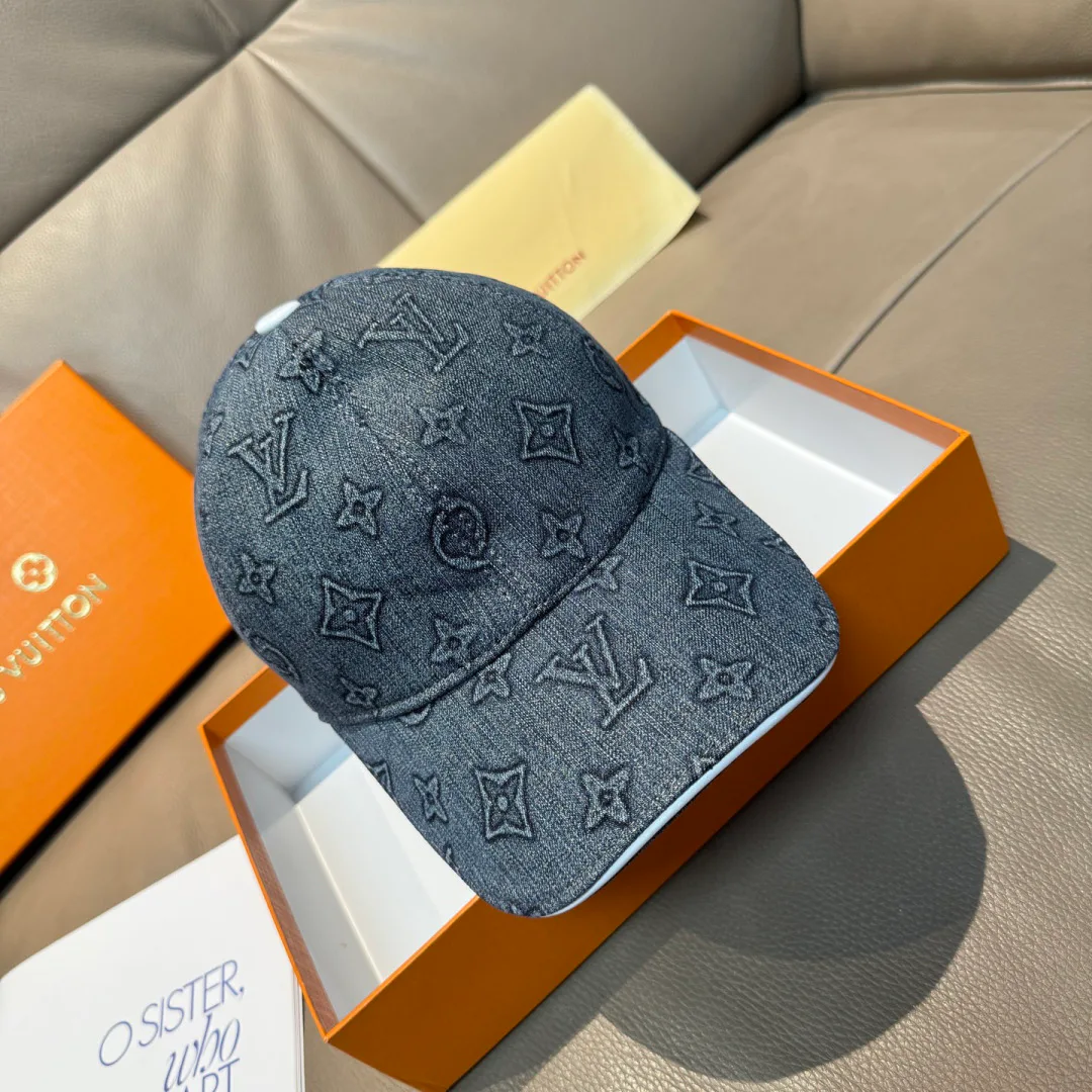 Hats LOUIS VUITTON 17604822