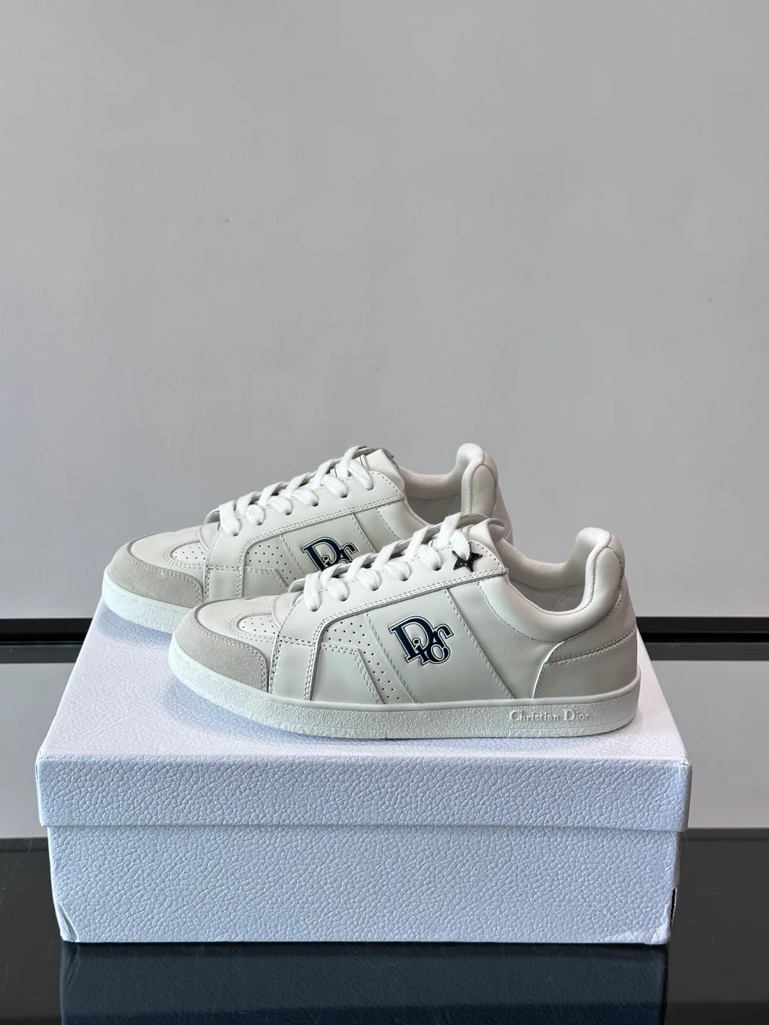 Women's Sneakers CHRISTIAN DIOR 18102635