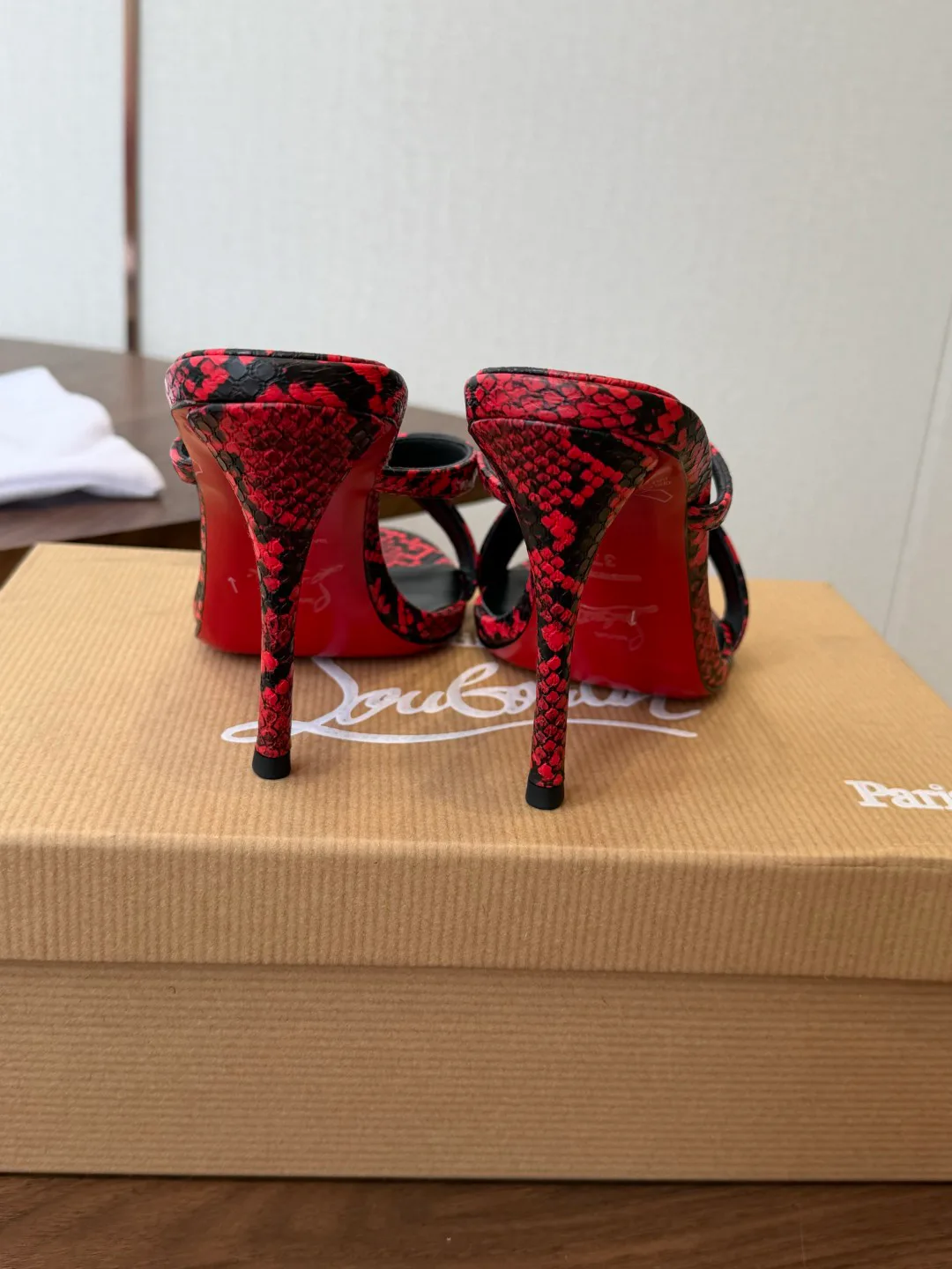 Women's Open-Toe Sandals CHRISTIAN LOUBOUTIN 18183082