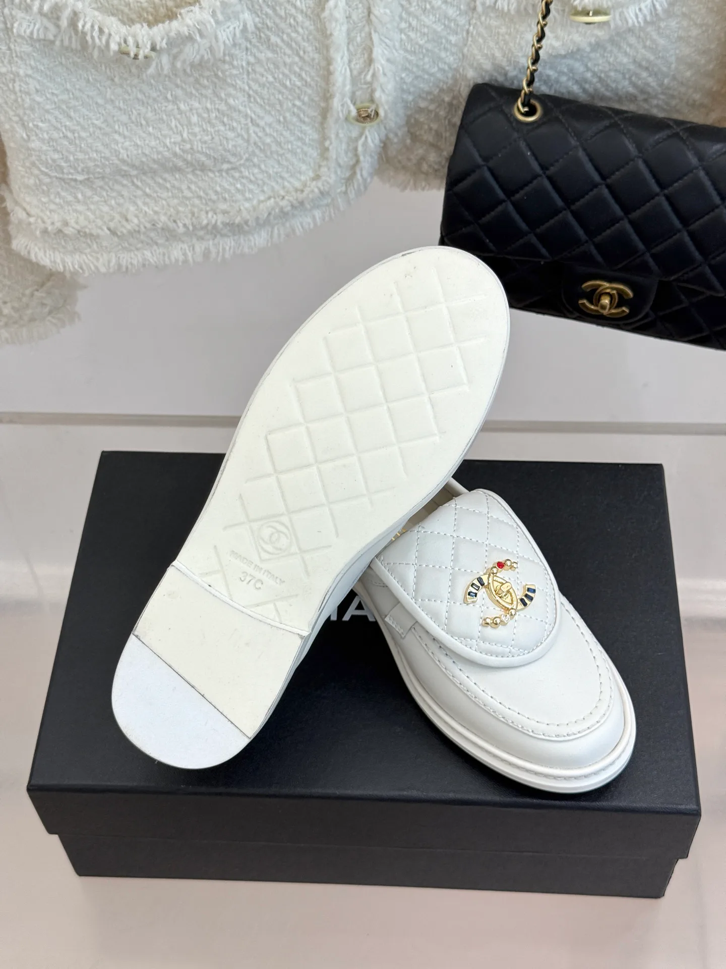 Women's Loafers And Moccasins CHANEL 17336062