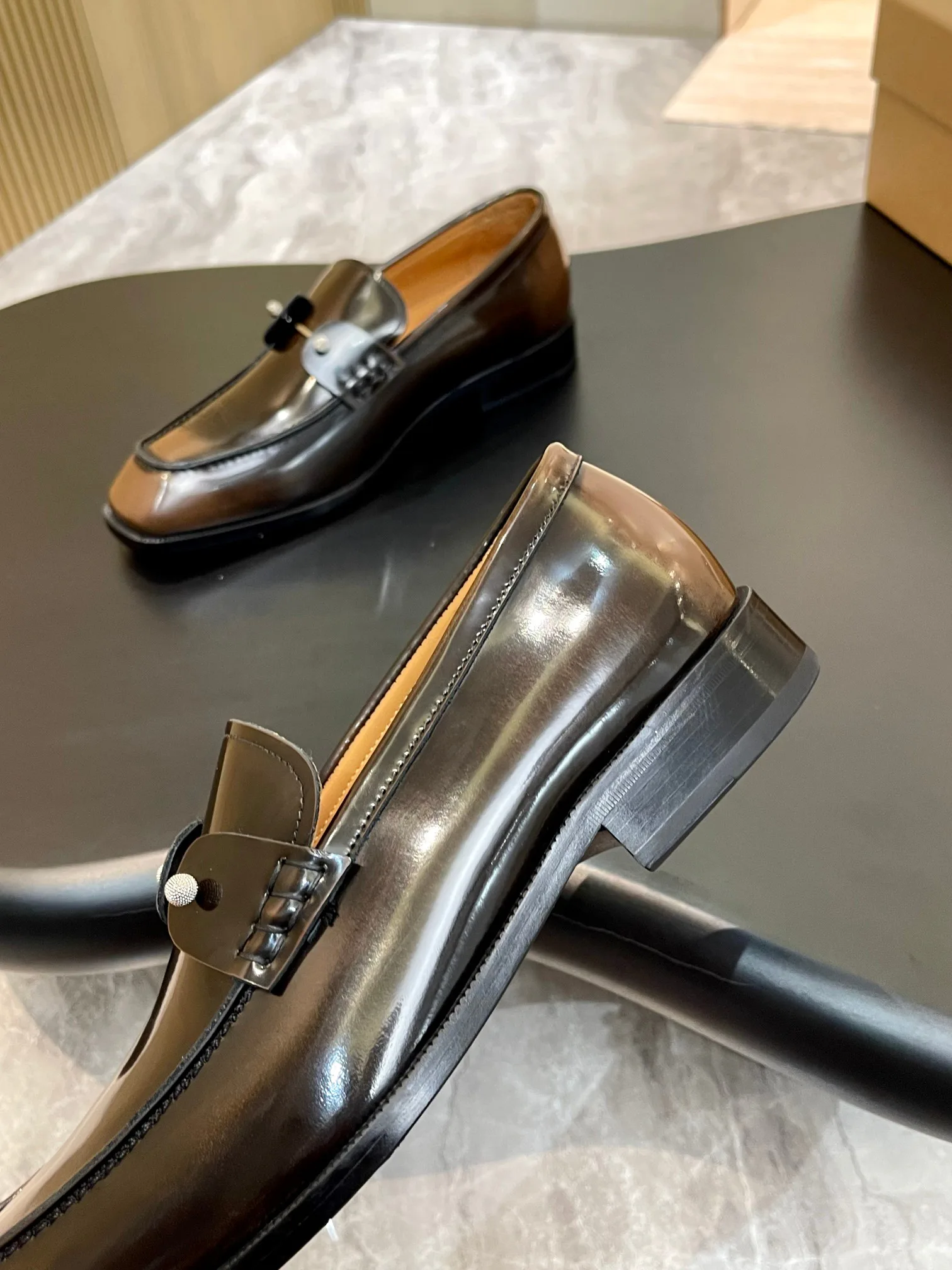 Men's Loafers And Dress Shoes CHRISTIAN LOUBOUTIN 18119128