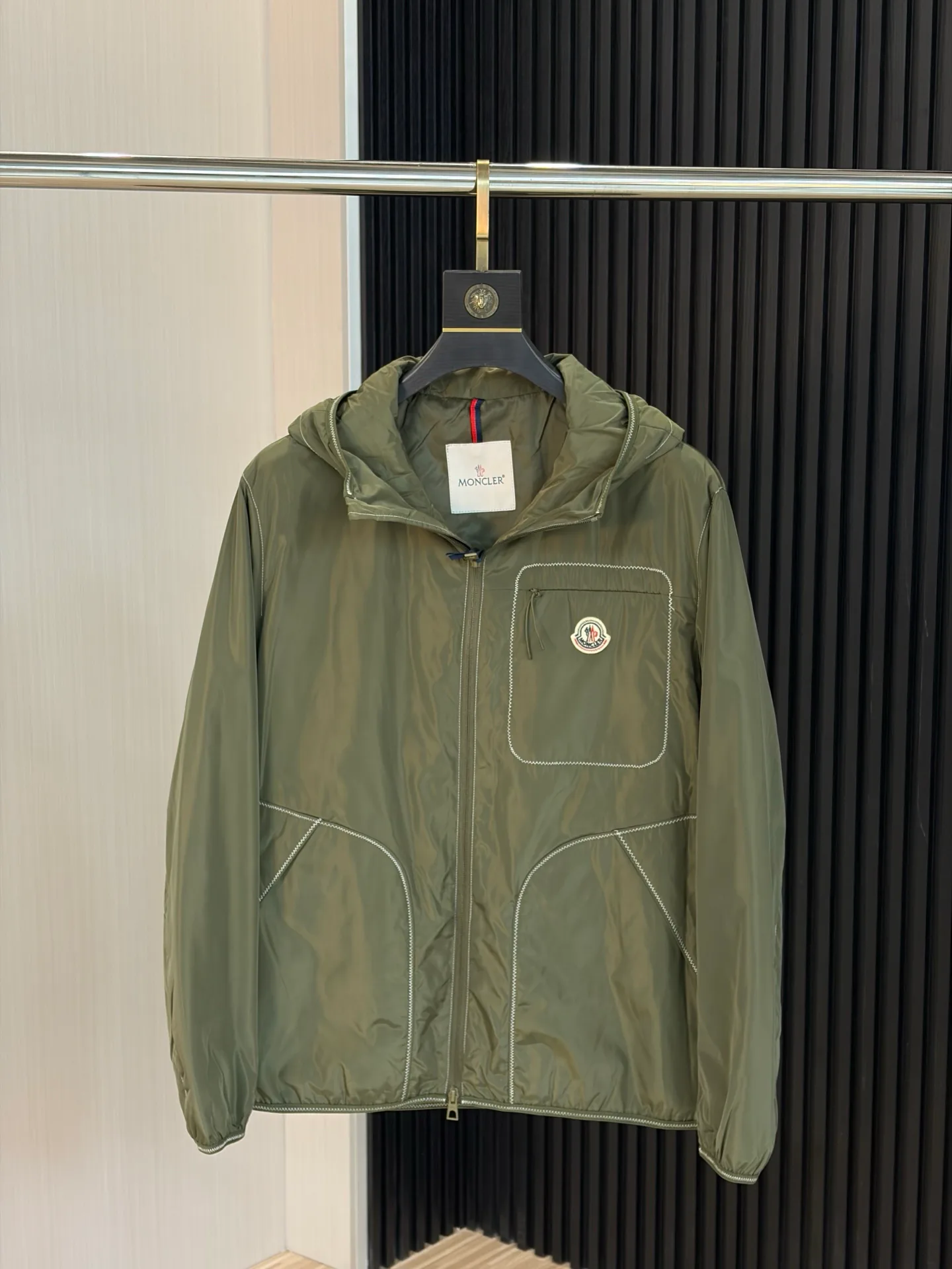 Men's Jackets And Down Jackets MONCLER 18218447