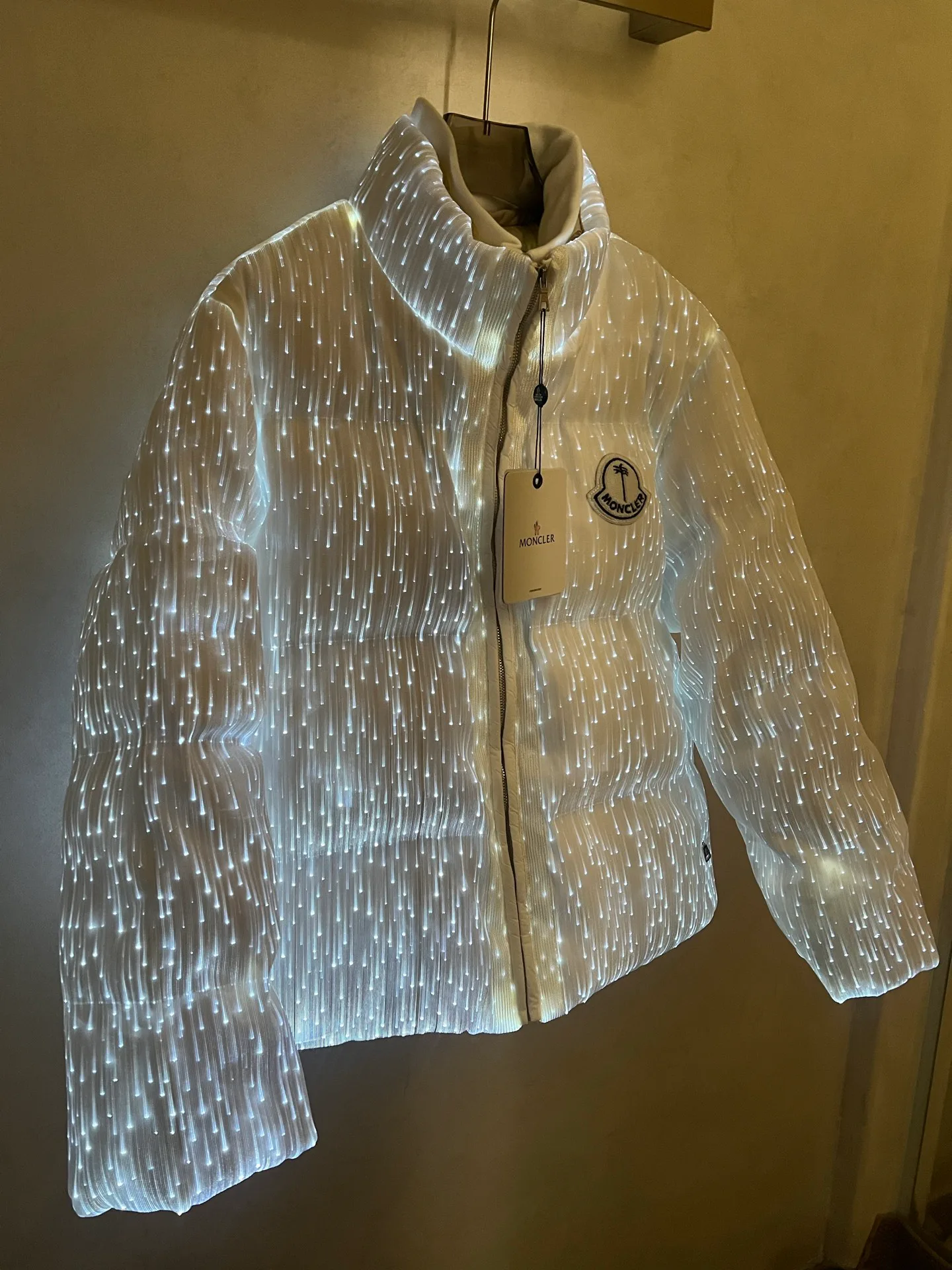 Куртки И Пуховики Мужские Moncler 18634327