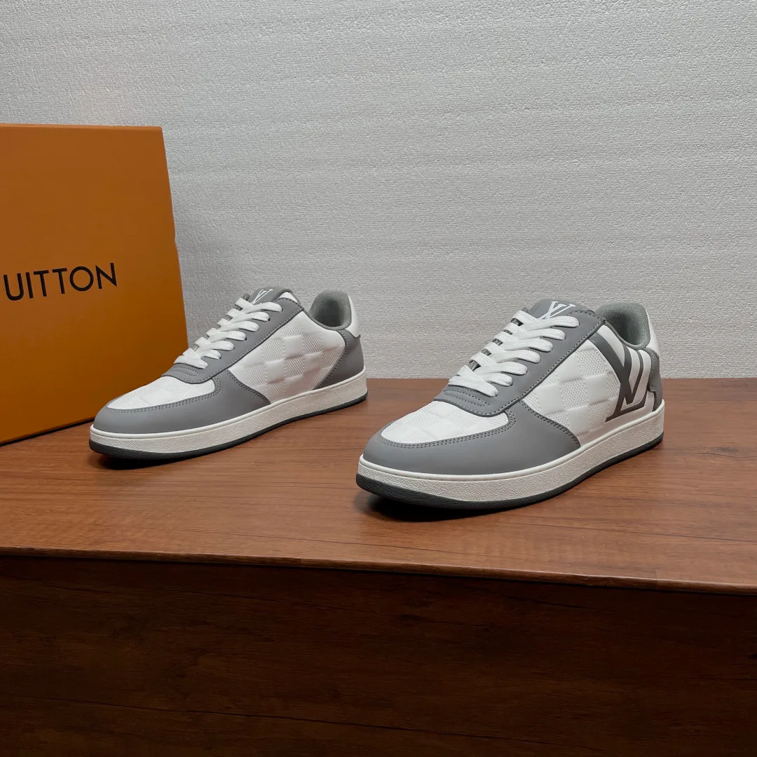 Men's Sneakers LOUIS VUITTON 18197825
