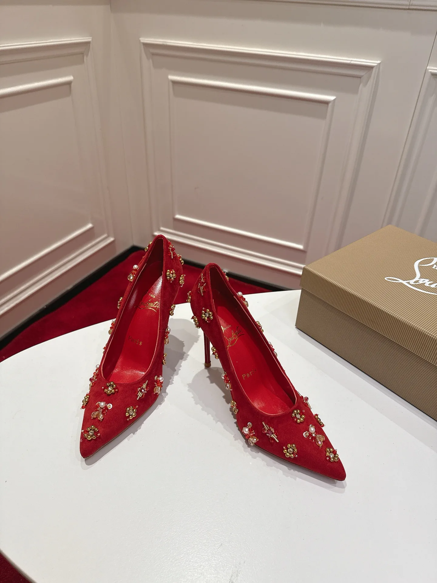 Women's Heels CHRISTIAN LOUBOUTIN 17057835