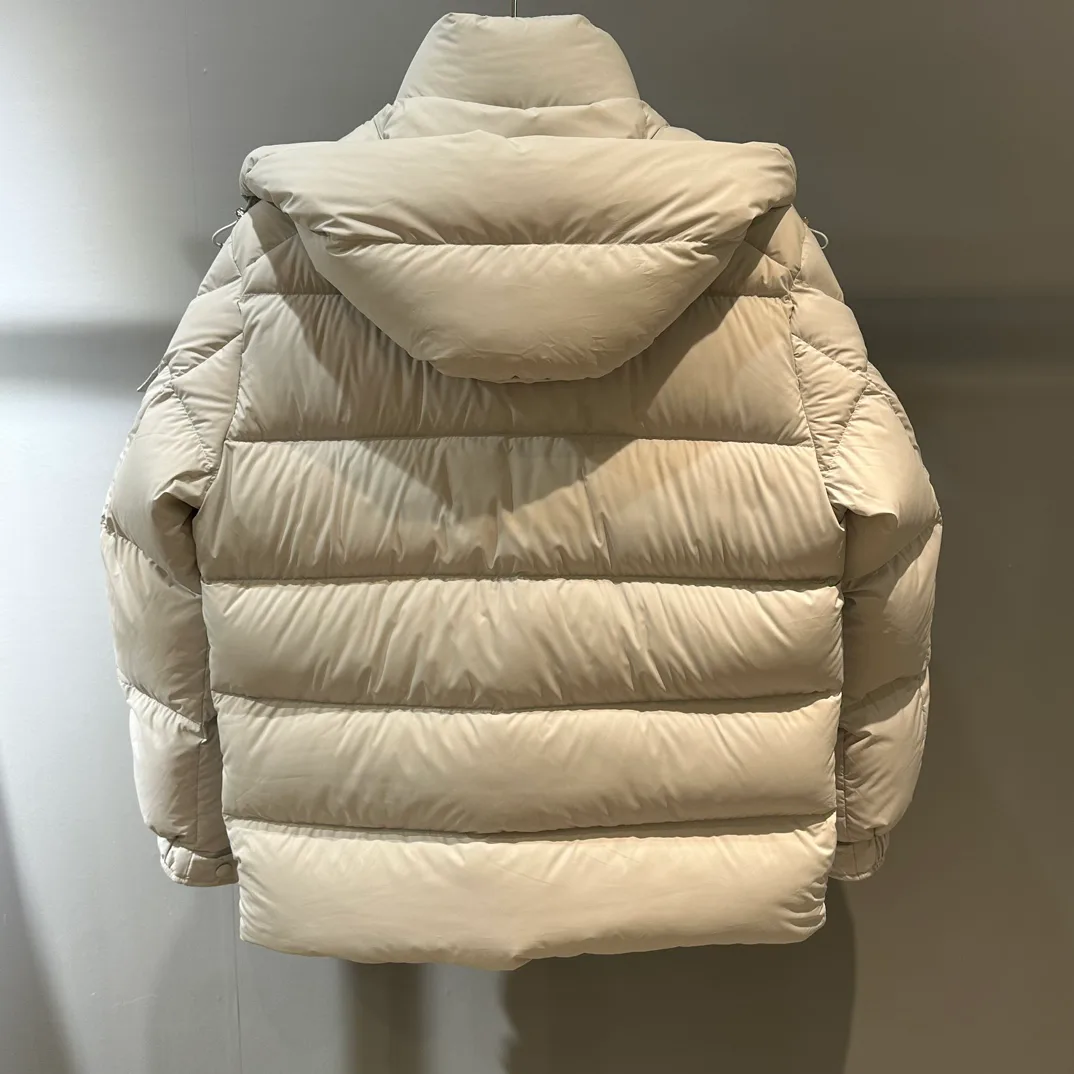 Women's Jackets And Down Jackets MONCLER 18134107