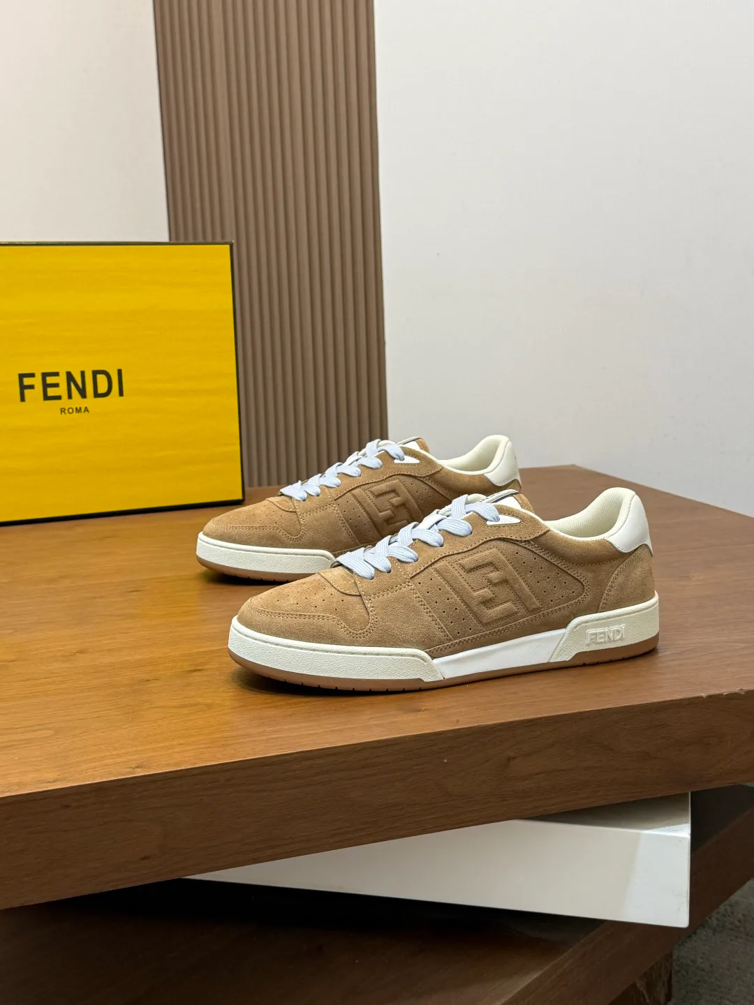 Women's Sneakers FENDI 18116590