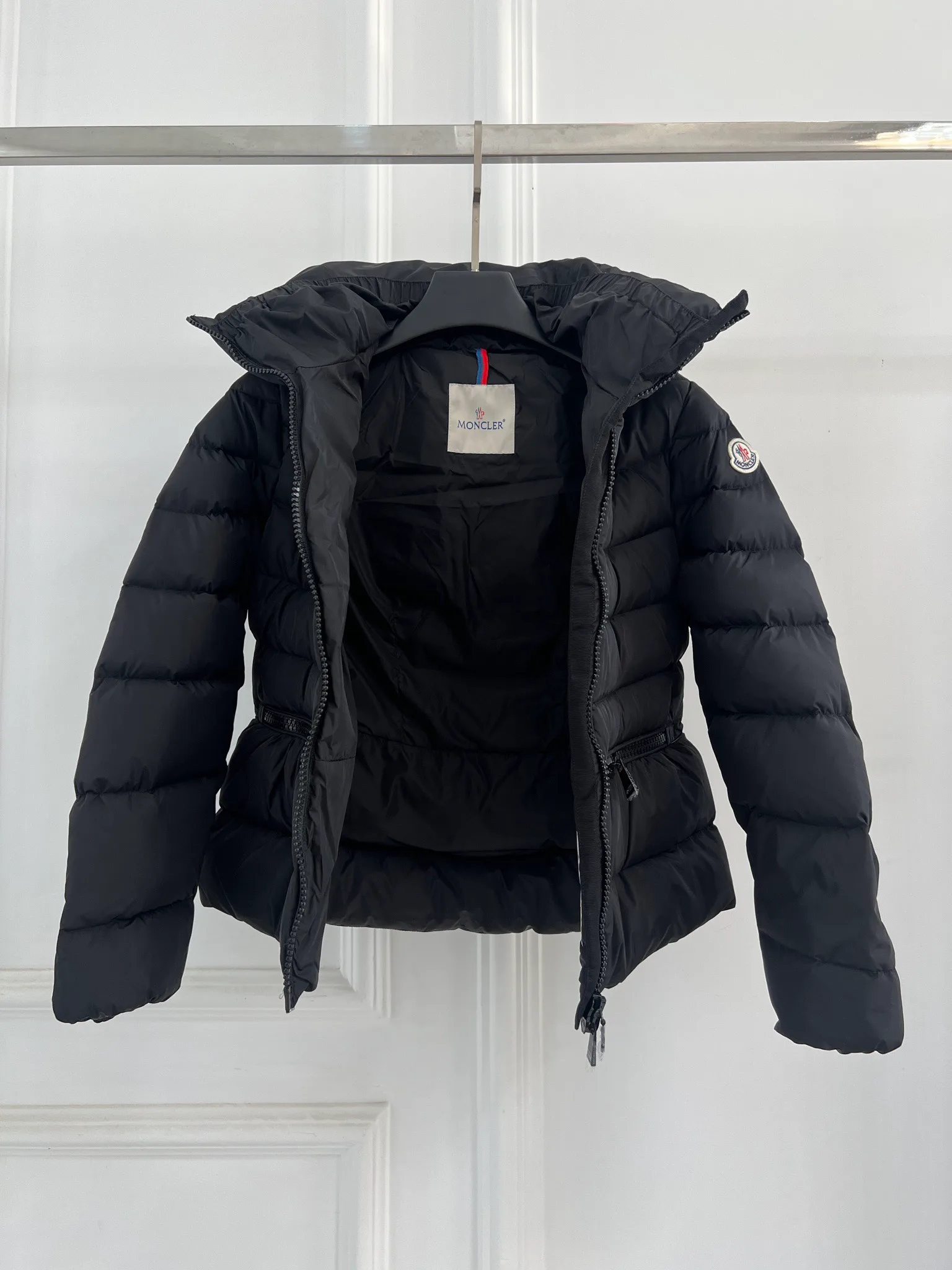 Women's Jackets And Down Jackets MONCLER 18416188