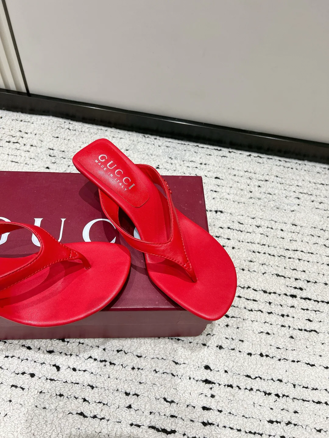 Women's Flip-Flops GUCCI 17637845