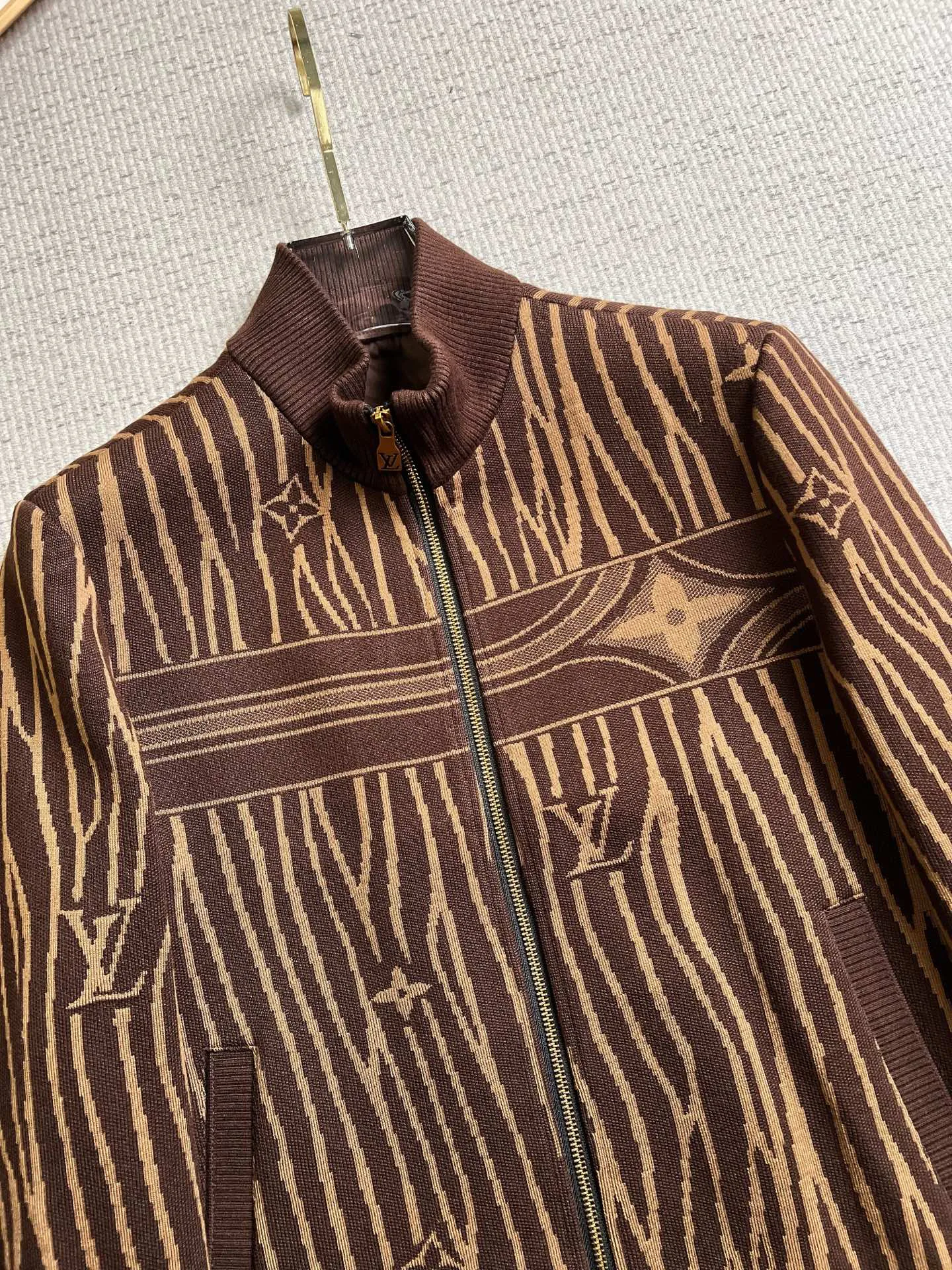 Men's Jackets And Down Jackets LOUIS VUITTON 18098409