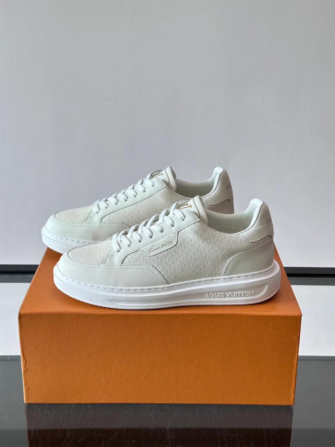 Women's Sneakers LOUIS VUITTON 18102292